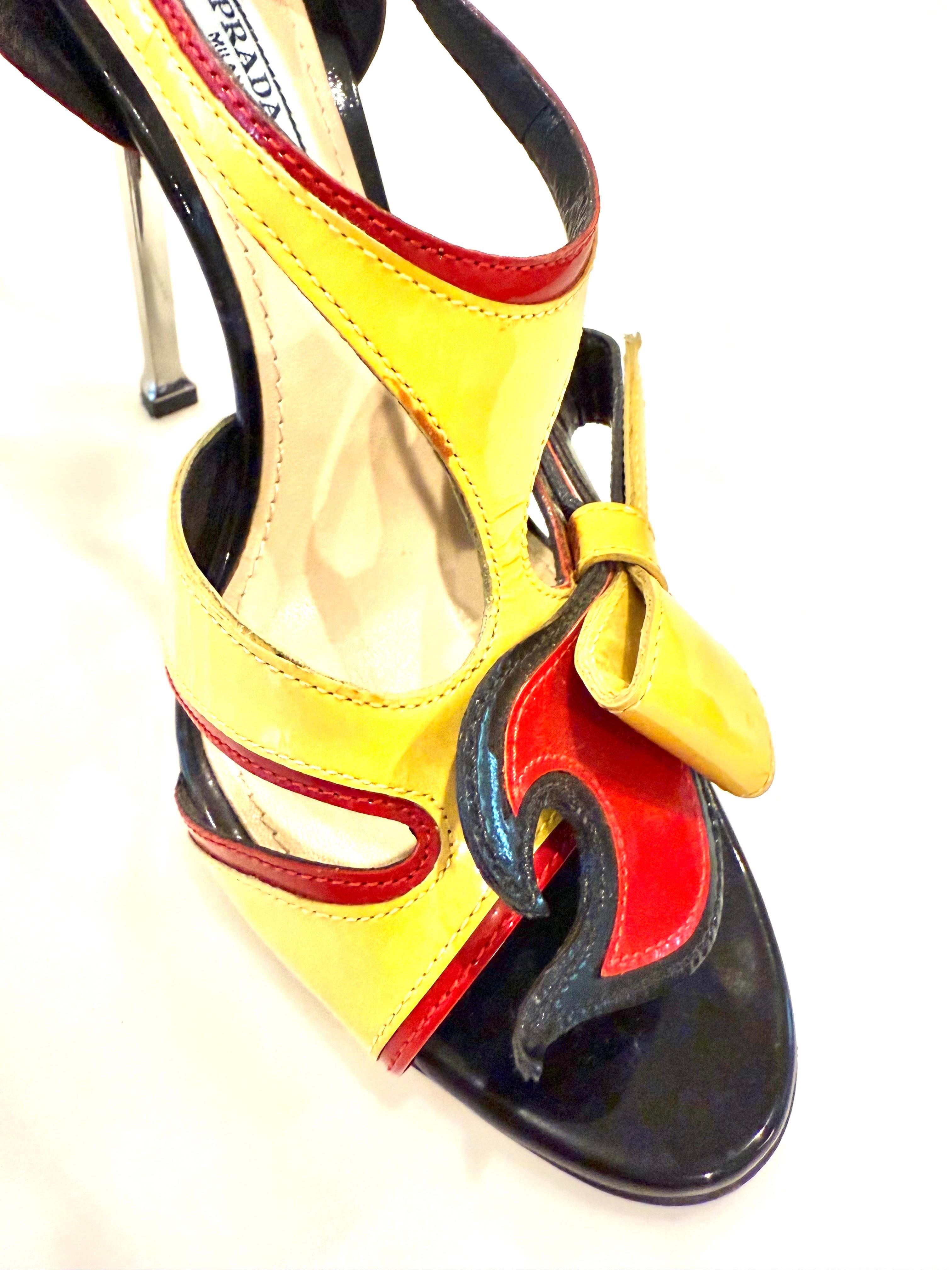 Prada Primavera 2012: tacchi a spillo in vernice infuocata  Taglia 38 in vendita 6