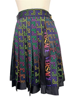 Versace Fall/Winter 2021 Multicolor La Greca Geometric Pleated Skirt