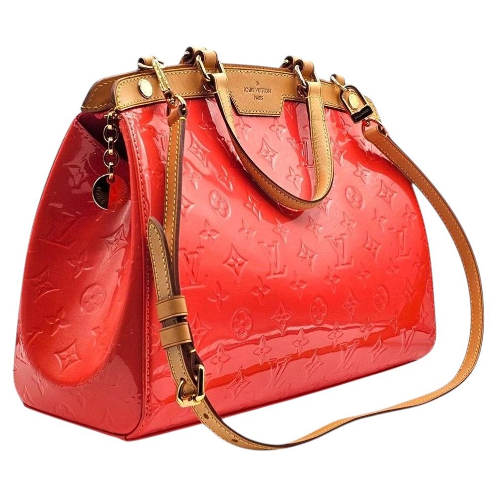 Borsa a tracolla Louis Vuitton 2014 Monogram Vernis Brea MM rosso corallo in vendita