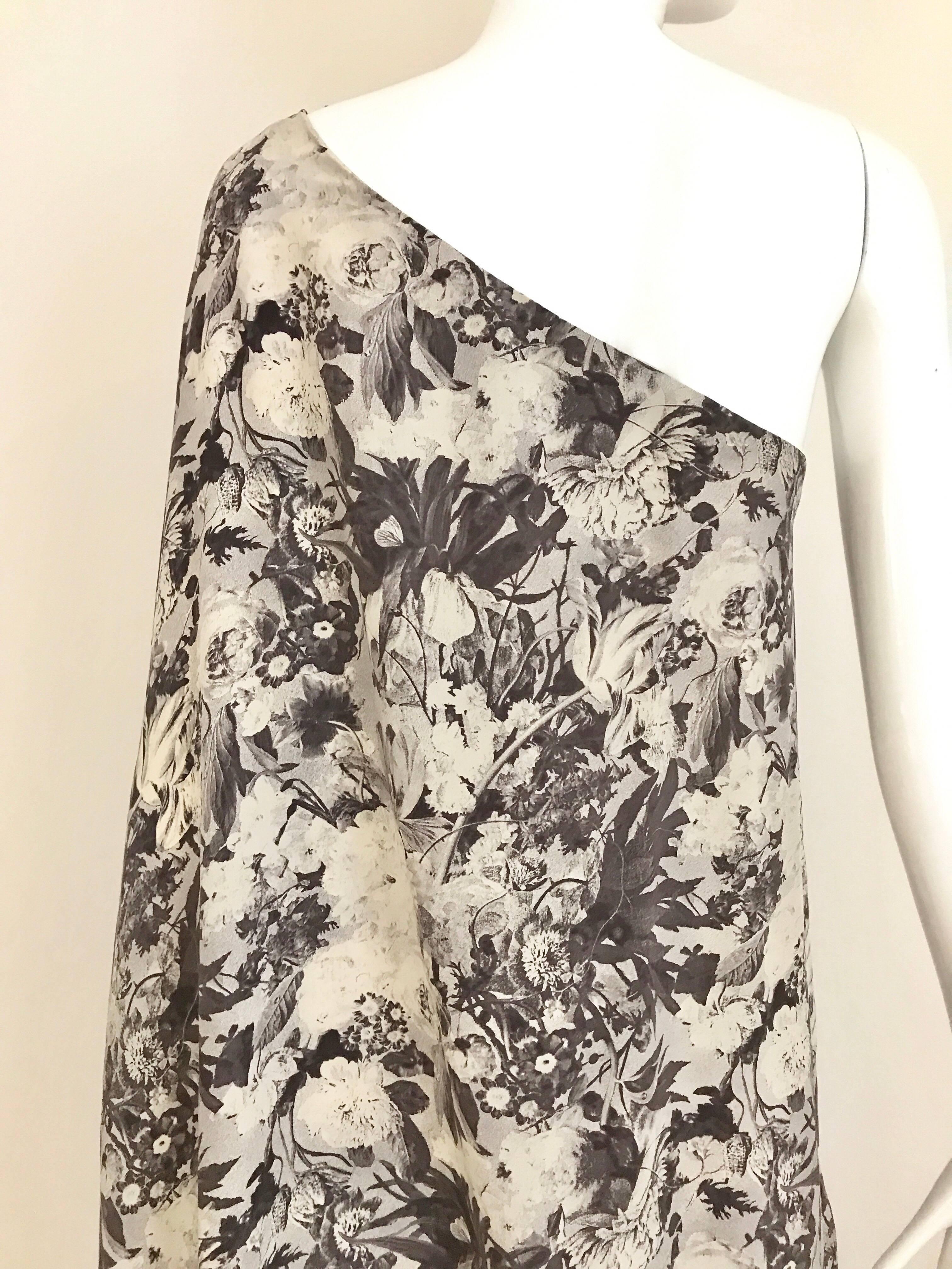 Jean Patou Grey Floral Print One Shoulder Silk Dress, 1970s  In Good Condition In Beverly Hills, CA