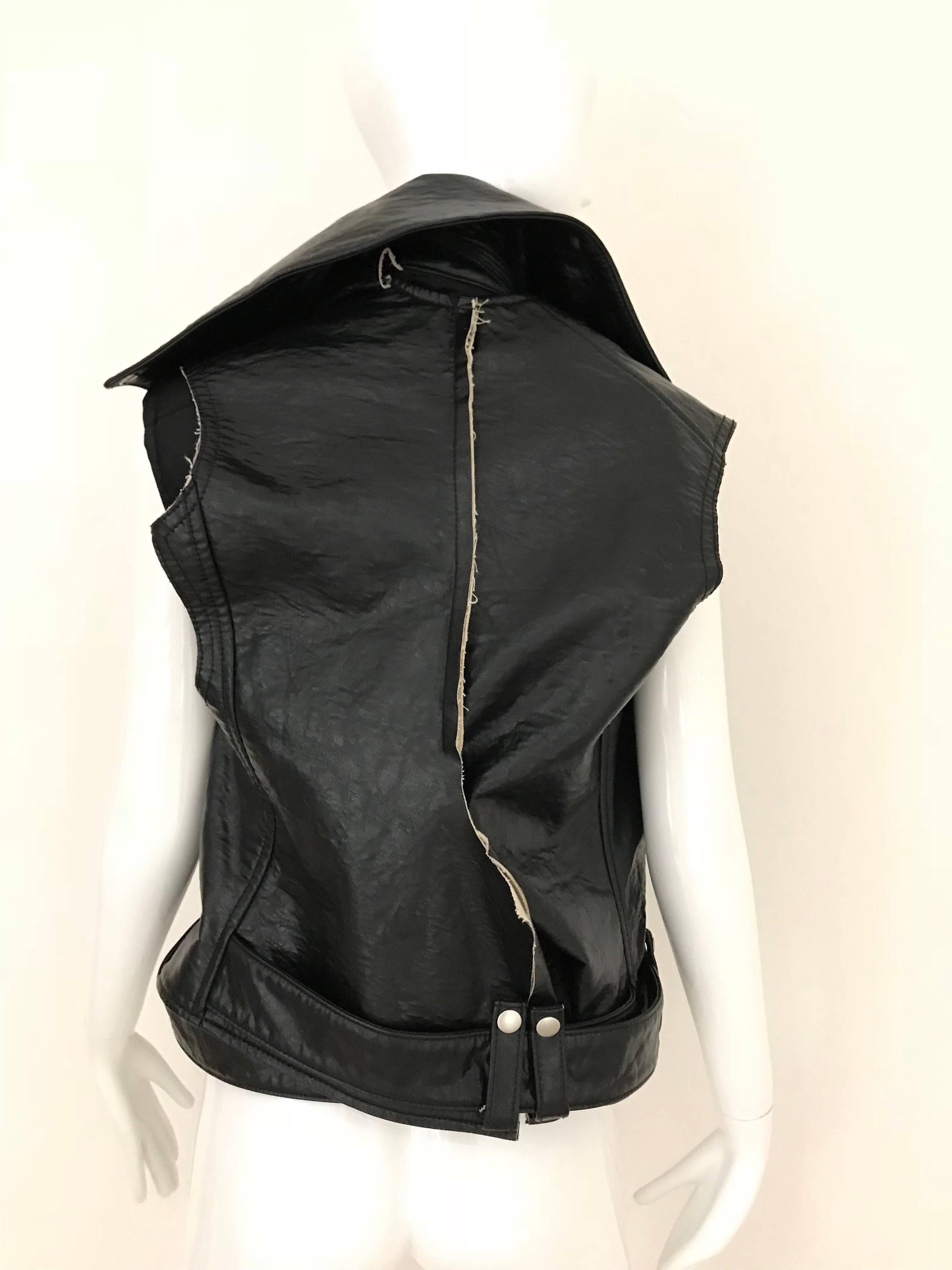 Junya Watanabe  comme des garçons Black  Deconstructed Leather Vest In Excellent Condition For Sale In Beverly Hills, CA
