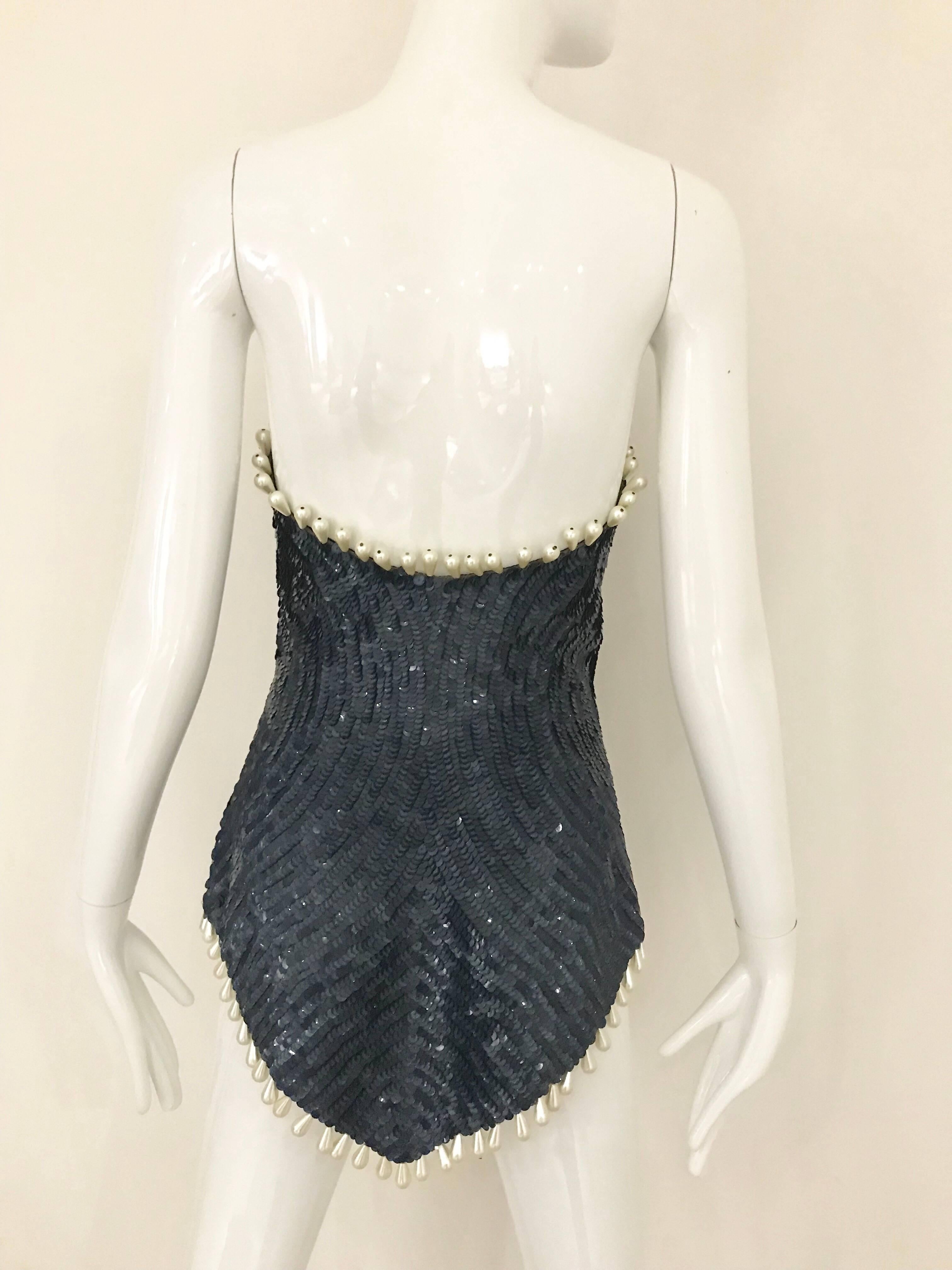 2014 Laufsteg Margiela Blaues und weißes Pailletten-Bustier-Oberteil mit Perlen im Zustand „Gut“ im Angebot in Beverly Hills, CA