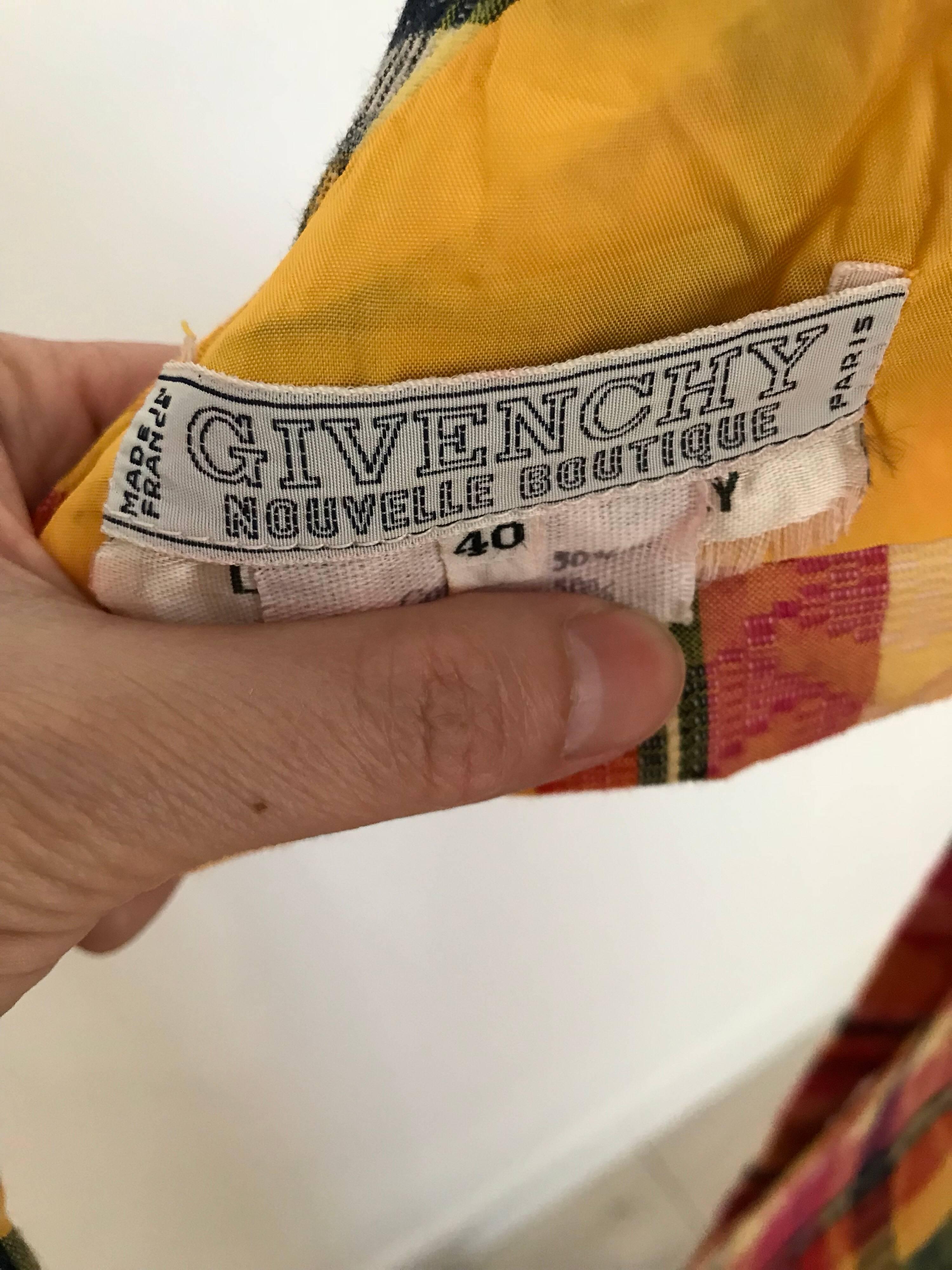 Givenchy - Ensemble jupe et haut dos nu à carreaux jaunes et orange, années 1970  en vente 1