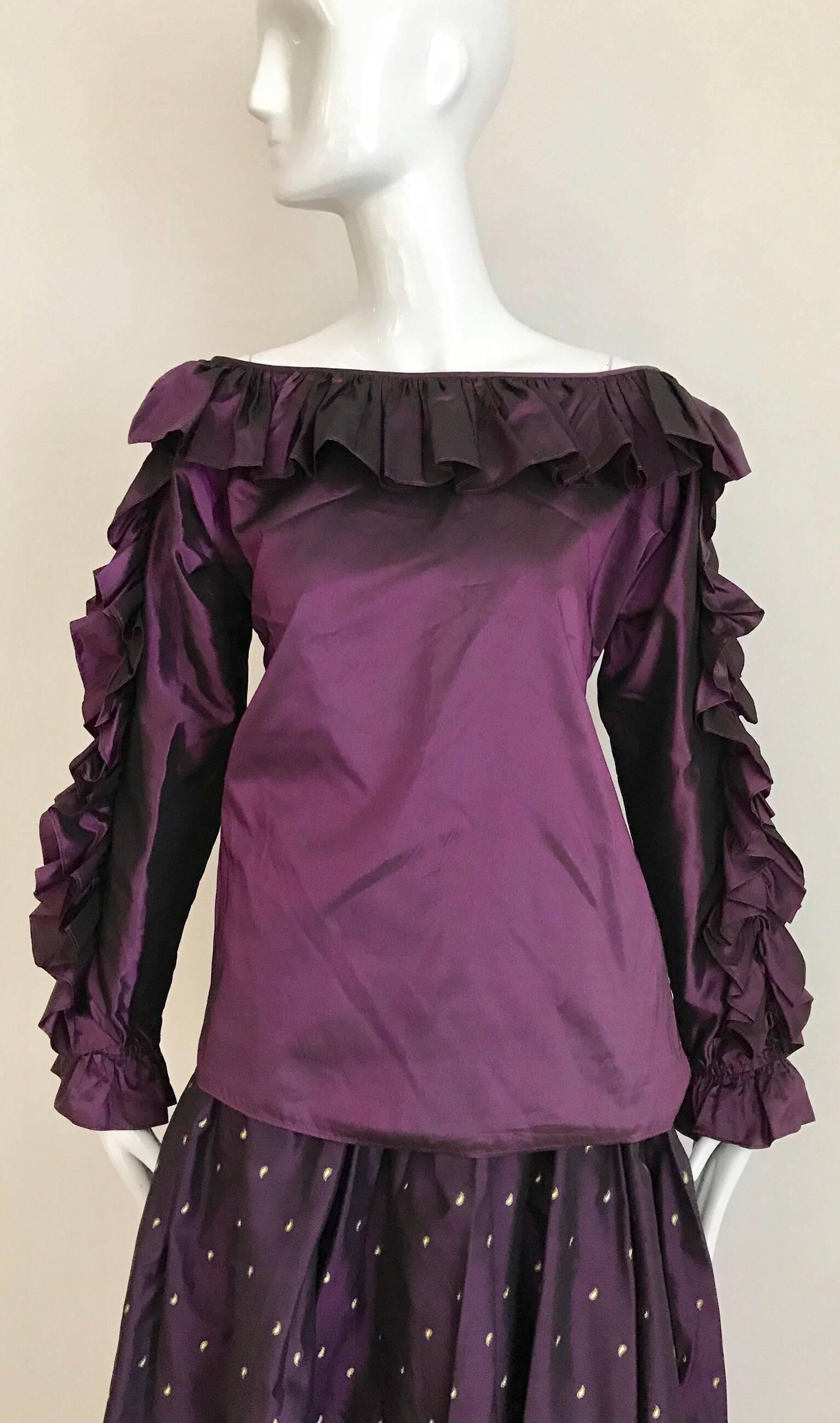 Noir Ensemble chemisier et jupe longue en soie violette Rive Gauche de Saint Laurent, années 1990  en vente
