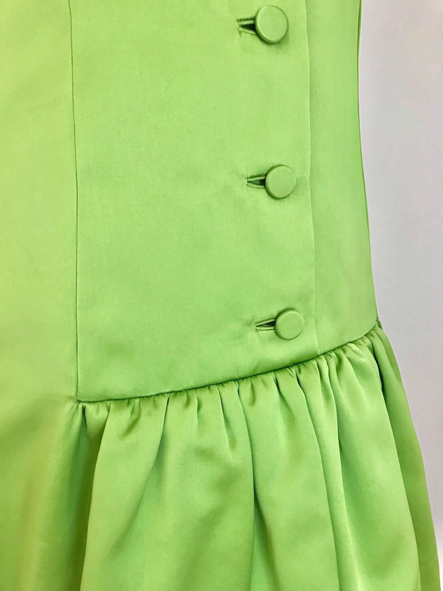 Chic Vintage 1960s Geoffrey Beene lime green silk satin drop waist cocktail dress. Perfect for summer party dress or wedding.
Dress is lined in silk. Fit best for size 4 ( small ( please see the measurement)
Bust: 34 inches/ Waist: 34 inches/ hip: