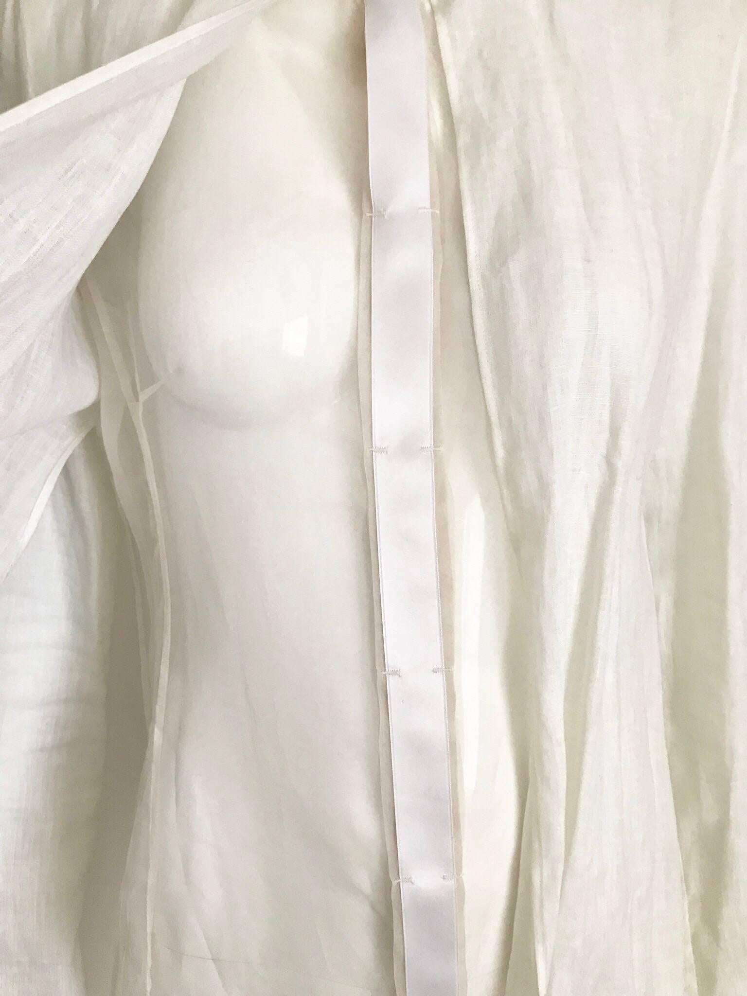 1990s Gianfranco Ferre White Linen and Silk Blouse  In Excellent Condition In Beverly Hills, CA
