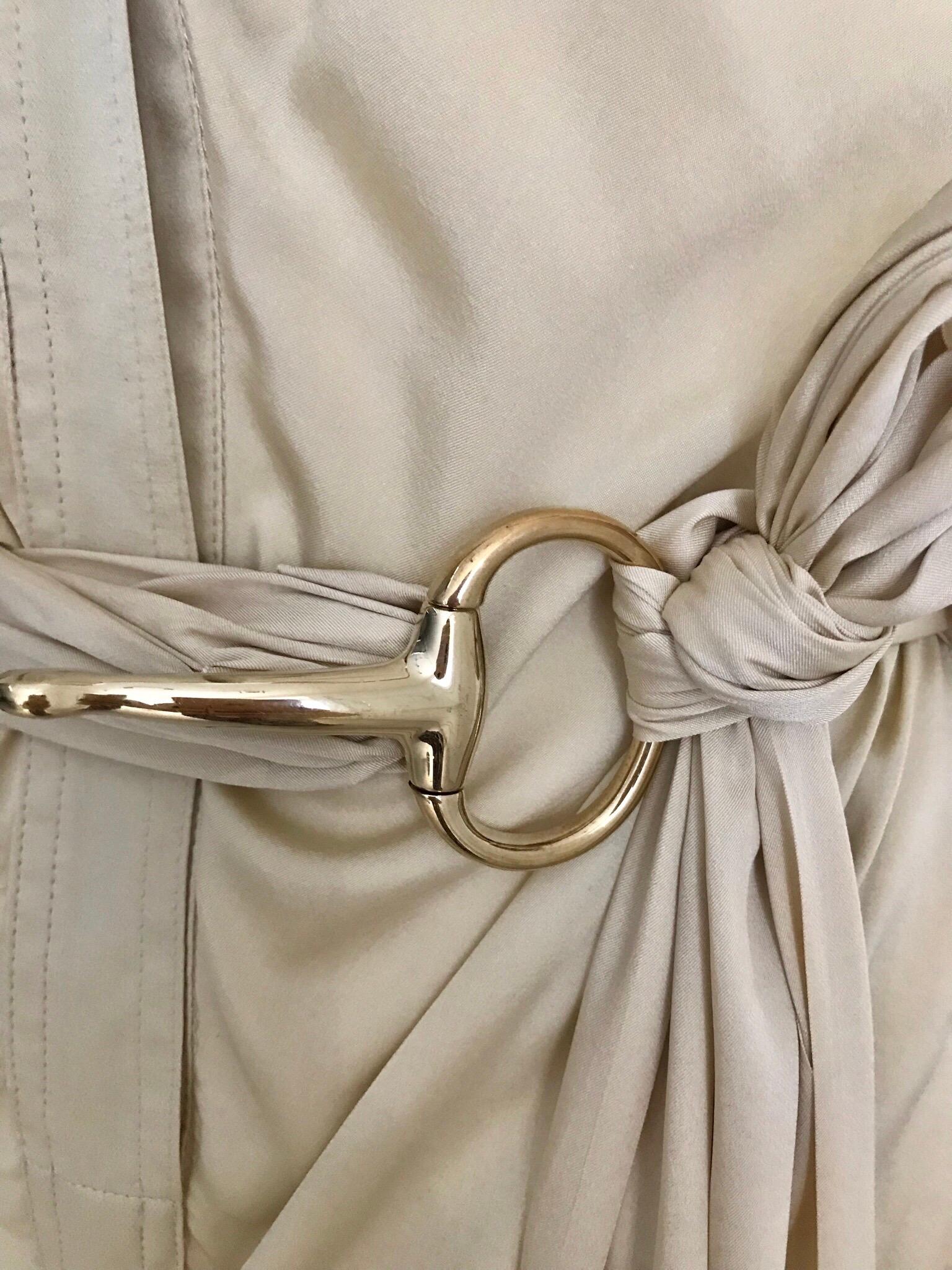 Beige Gucci  Tom Ford par Tom Ford - Robe chemise en soie brun clair  en vente