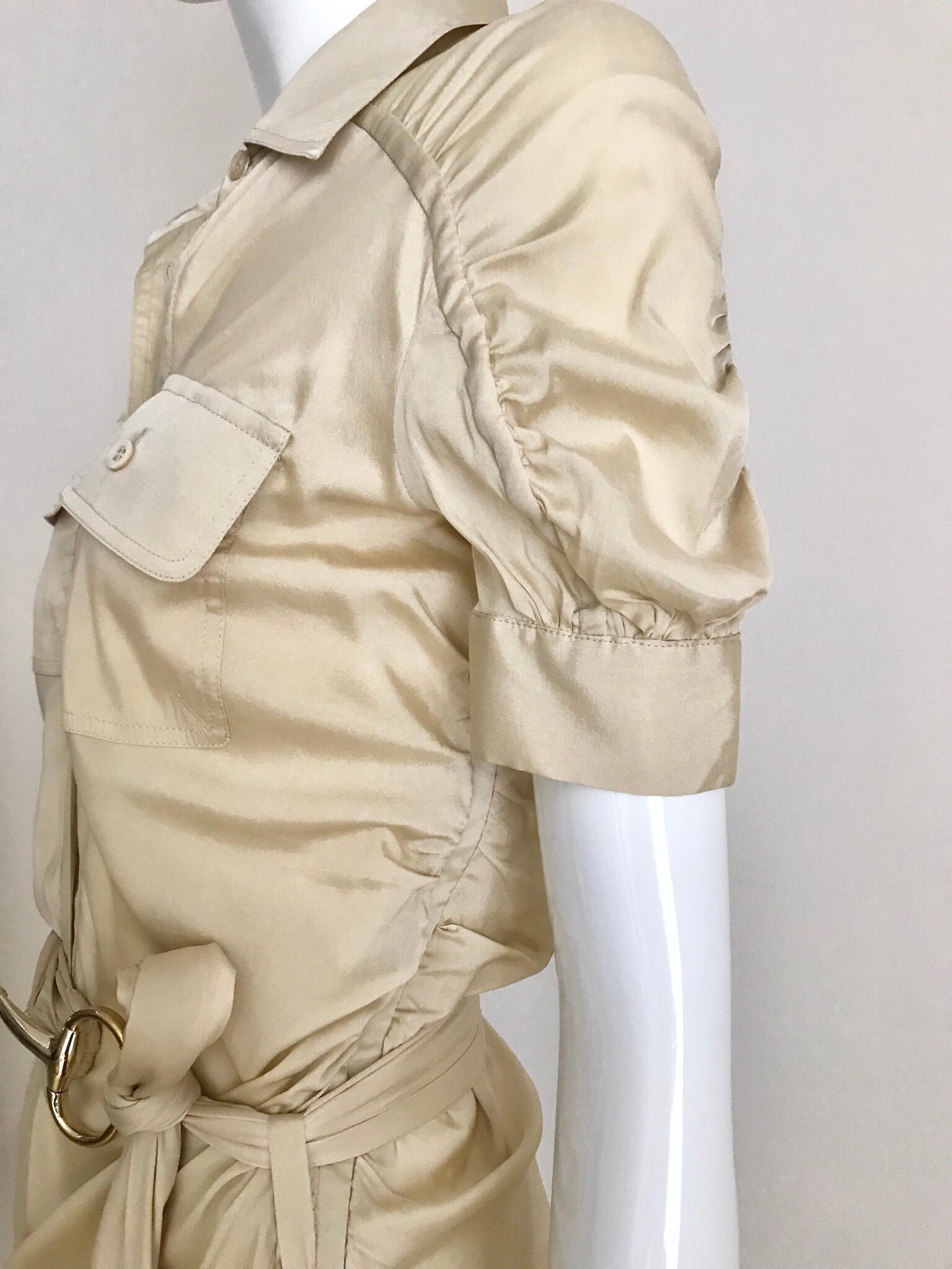 Gucci  Tom Ford par Tom Ford - Robe chemise en soie brun clair  Pour femmes en vente