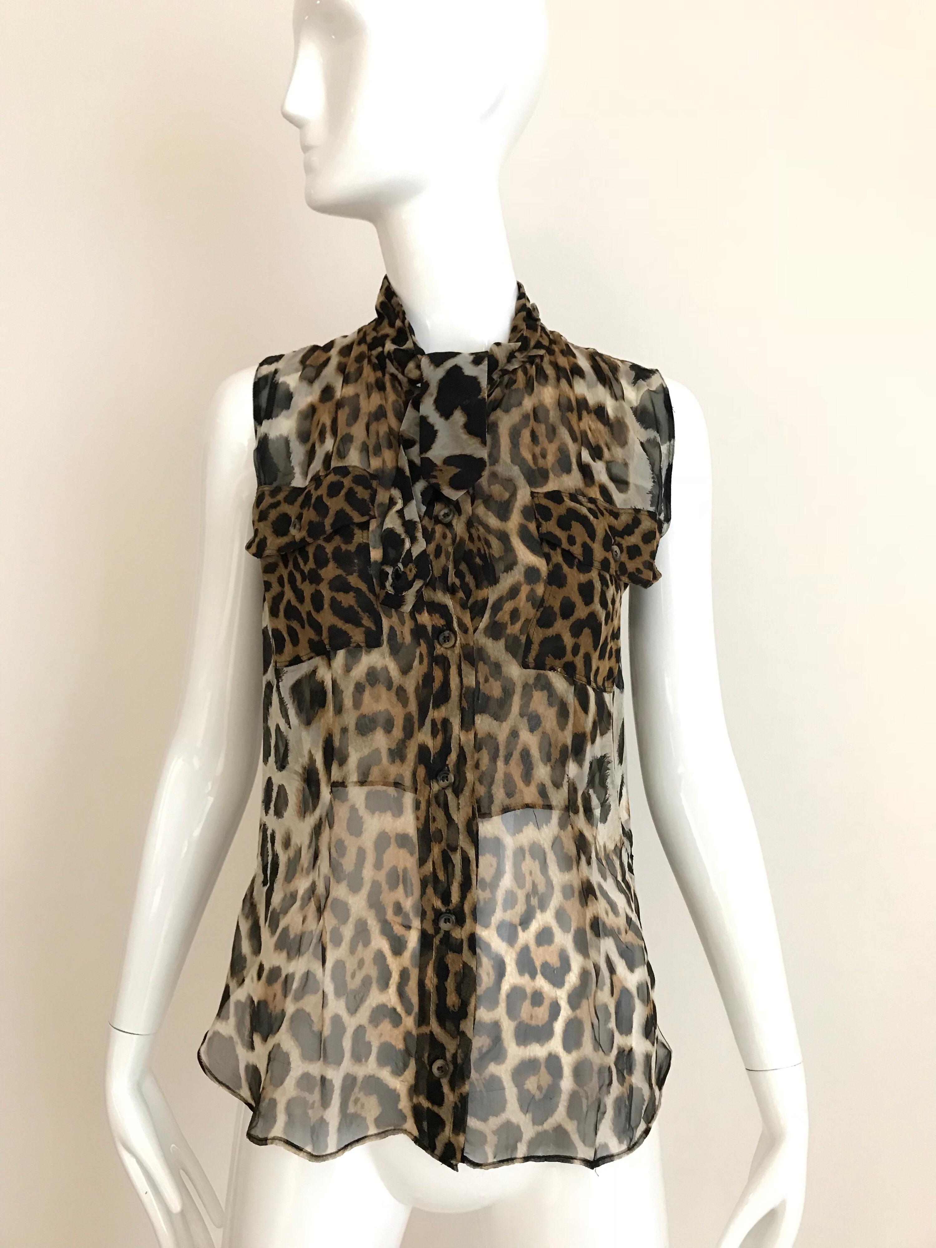 2000s YSL by Tom Ford Leopard print sleeveless silk blouse/top.
Size: SM/MED 2/4/6.  Marked size: 36F
Bust: 34 inches
This Garment has been professionally Dry Cleaned and Ready to wear.