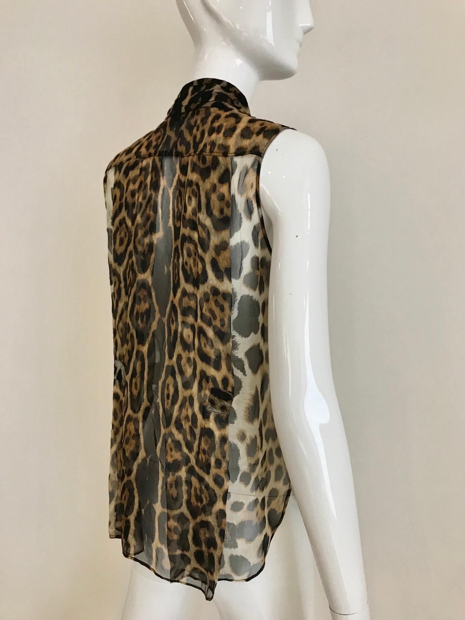 Yves Saint Laurent  by Tom Ford Ärmellose Seidenbluse mit Leopardenprint  Damen im Angebot