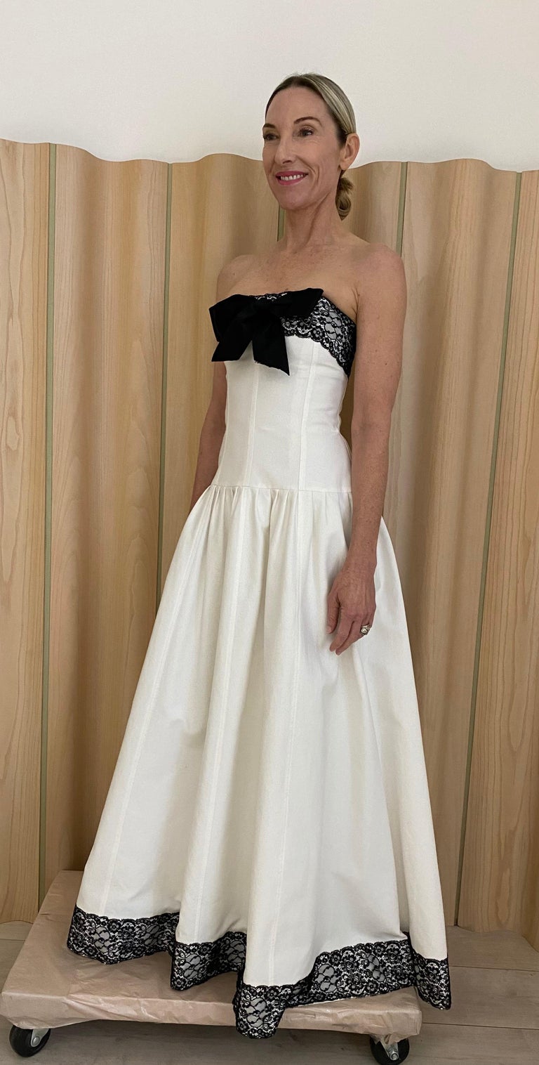 chanel black and white dress Chanel Black & White Dress sz 4 main image 1