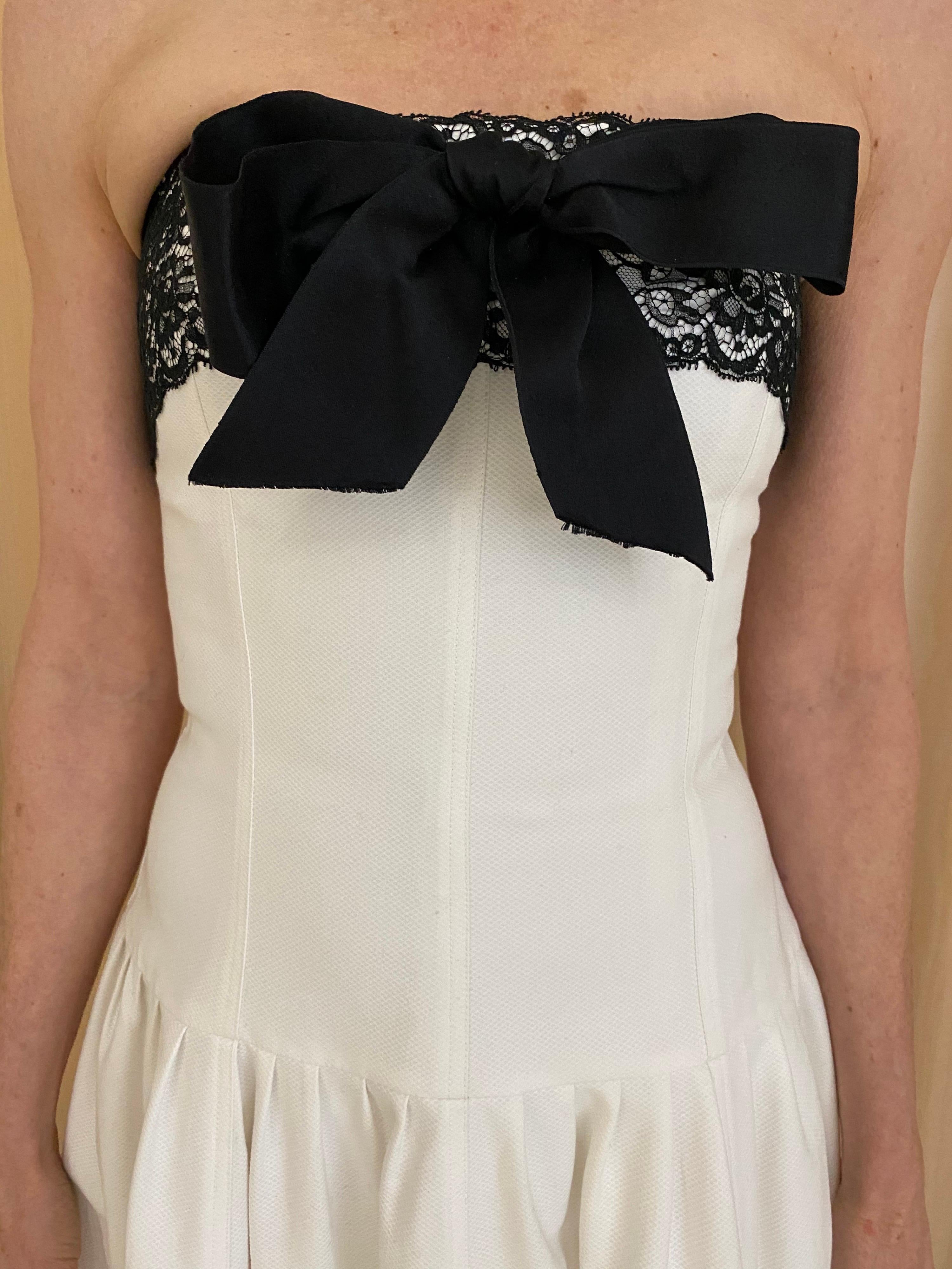 Chanel White and Black Cotton Pique Strapless Cocktail Dress, 1980s  In Excellent Condition In Beverly Hills, CA
