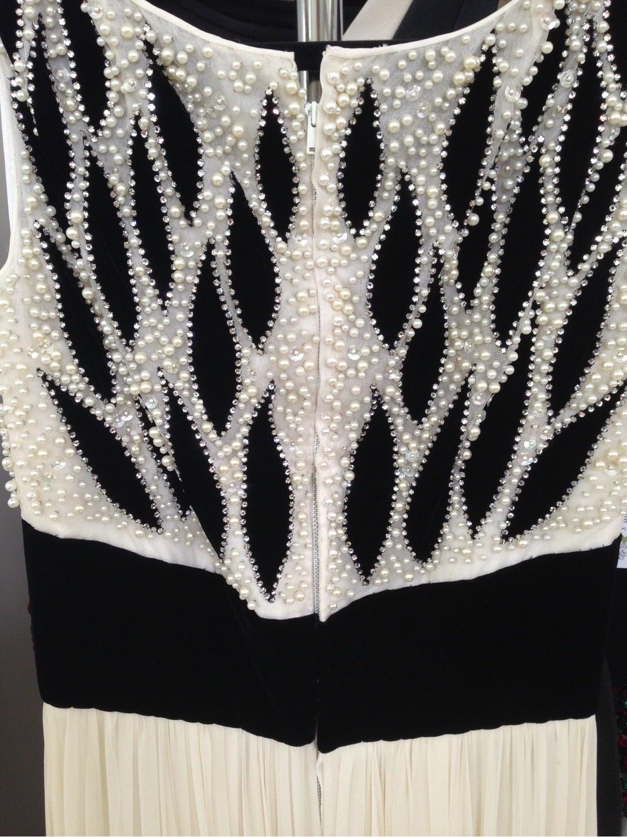 1950s Philip Hulitar Ivory and Black Velvet Pearl Encrusted Beaded Gown In Good Condition For Sale In Beverly Hills, CA