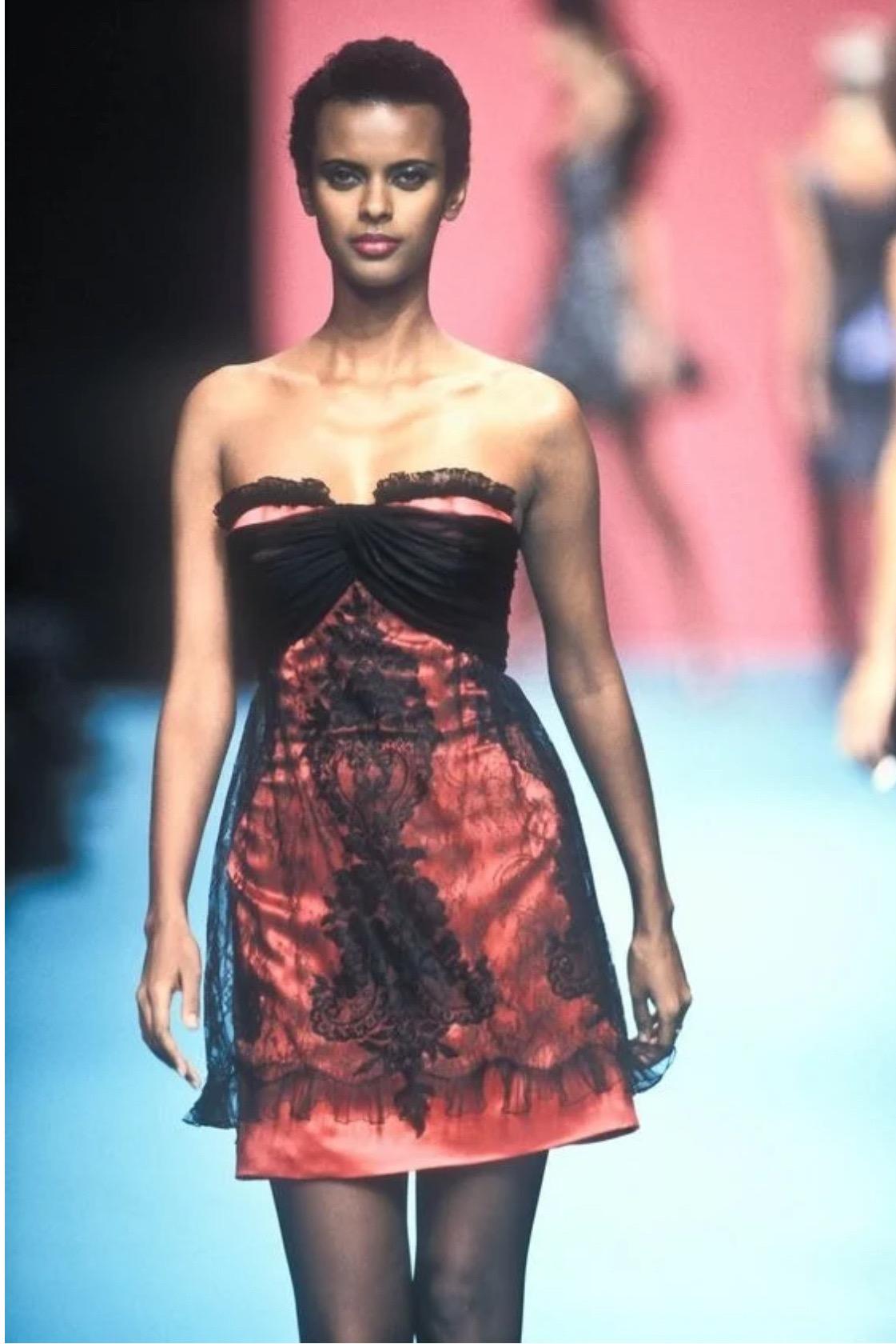 1990er Christian Lacroix Rotes und schwarzes trägerloses Cocktailkleid im Angebot 2