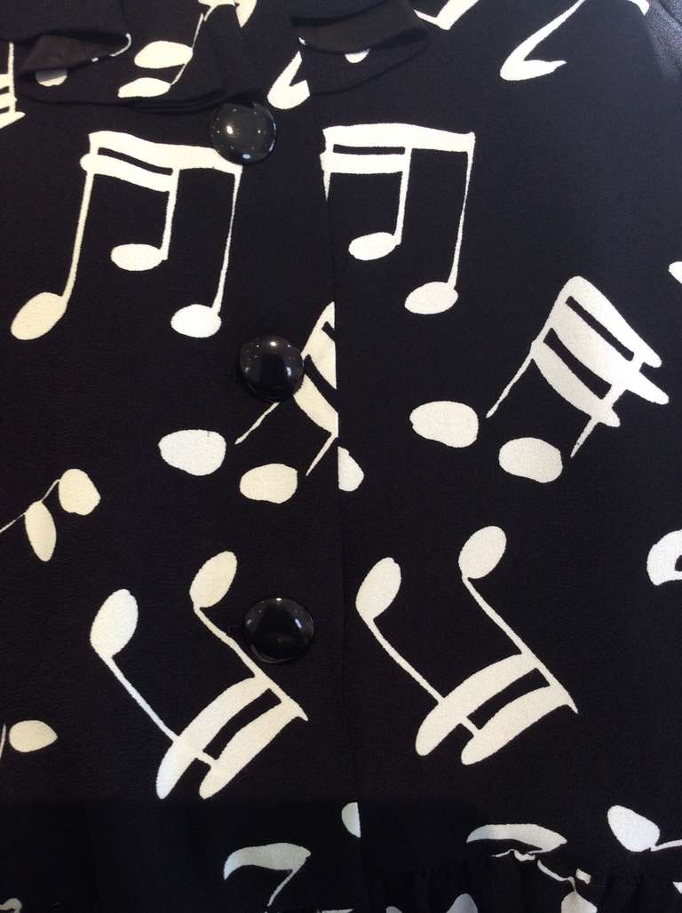 Yves Saint Laurent documented music notes blouse and skirt In Good Condition In Beverly Hills, CA