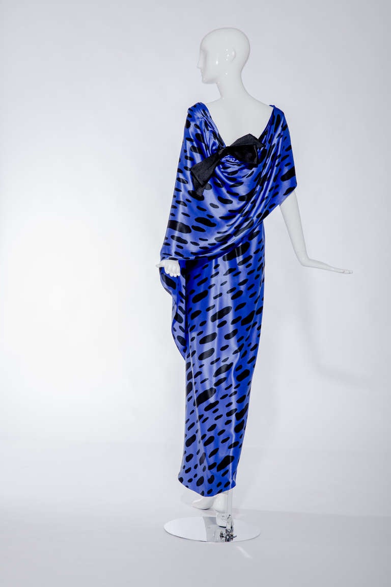 90s Blue Scaasi Silk Charmeuse one shoulder gown. 
Size 4.
Bust: 34" / Waist: 28"/ Hip 35" Hip