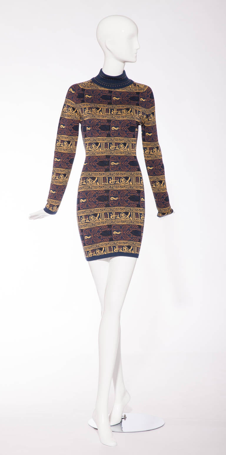 90s ALAIA Arabic calligraphy knit dress.
Size : 2/4 ( XS/SMALL)
Condition : Great