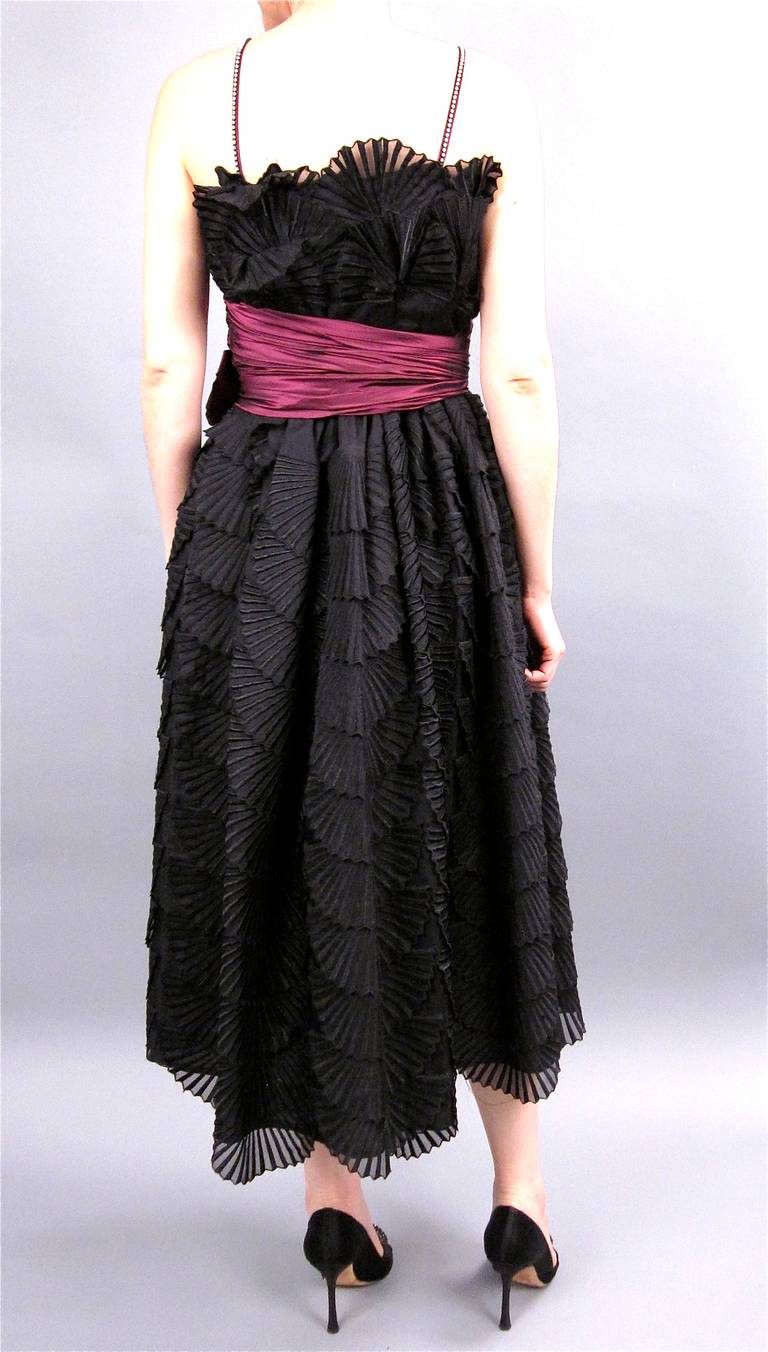 Vintage 1980s NINA RICCI black fan patterned lace silk cocktail dress In Excellent Condition For Sale In Beverly Hills, CA