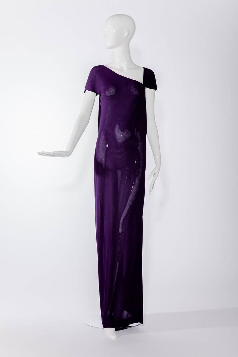 70s Eggplant Halston Matte Jersey dress with shawl.
Size : 4
* dress is not see trough as it looks in this photo.