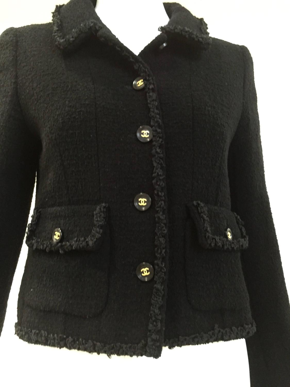 You're in Women's Jackets & Coats Browse women’s designer jackets. Choose from a wide selection, including peplum jackets, women’s long jackets and knit jackets. Official St. John Knits Site.