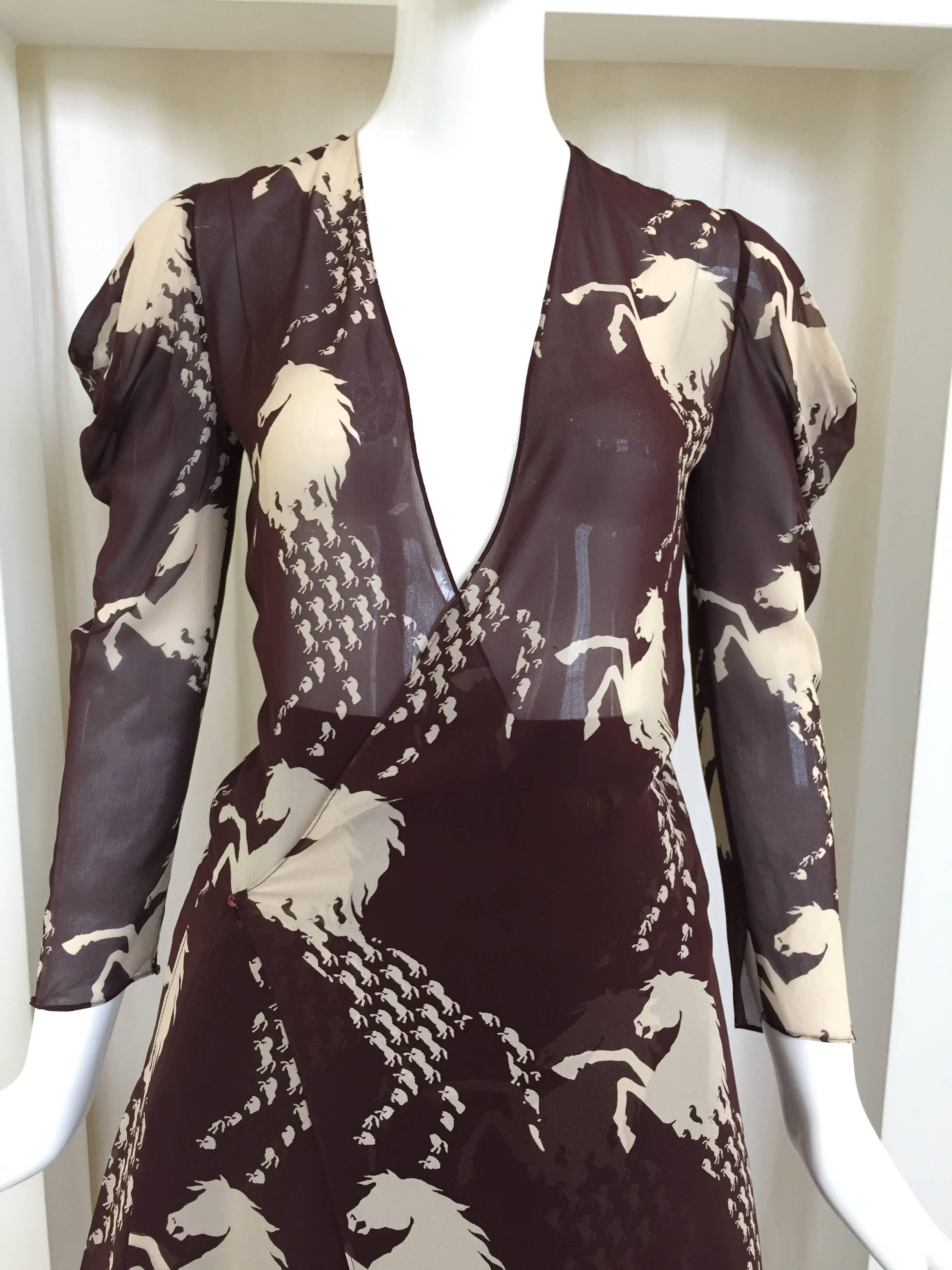  2001 CHLOE robe portefeuille en soie imprimée chevaux Pour femmes 
