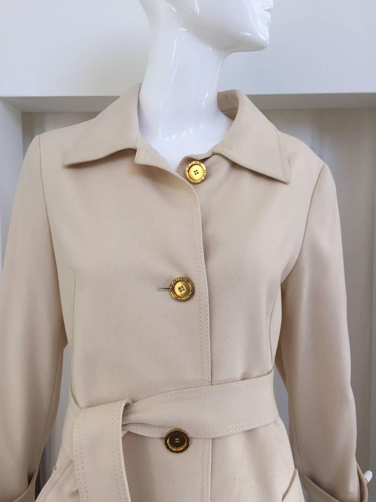 1970s Hermes ivory wool coat. lined in silk.
Fit size medium 
shoulder: 15” / Bust 38