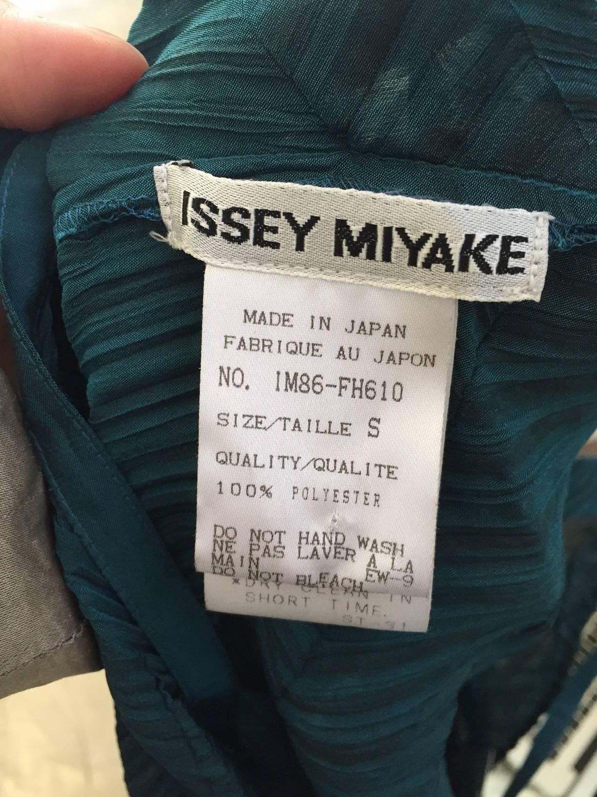 Blue 90s ISSEY MIYAKE green pleat dress