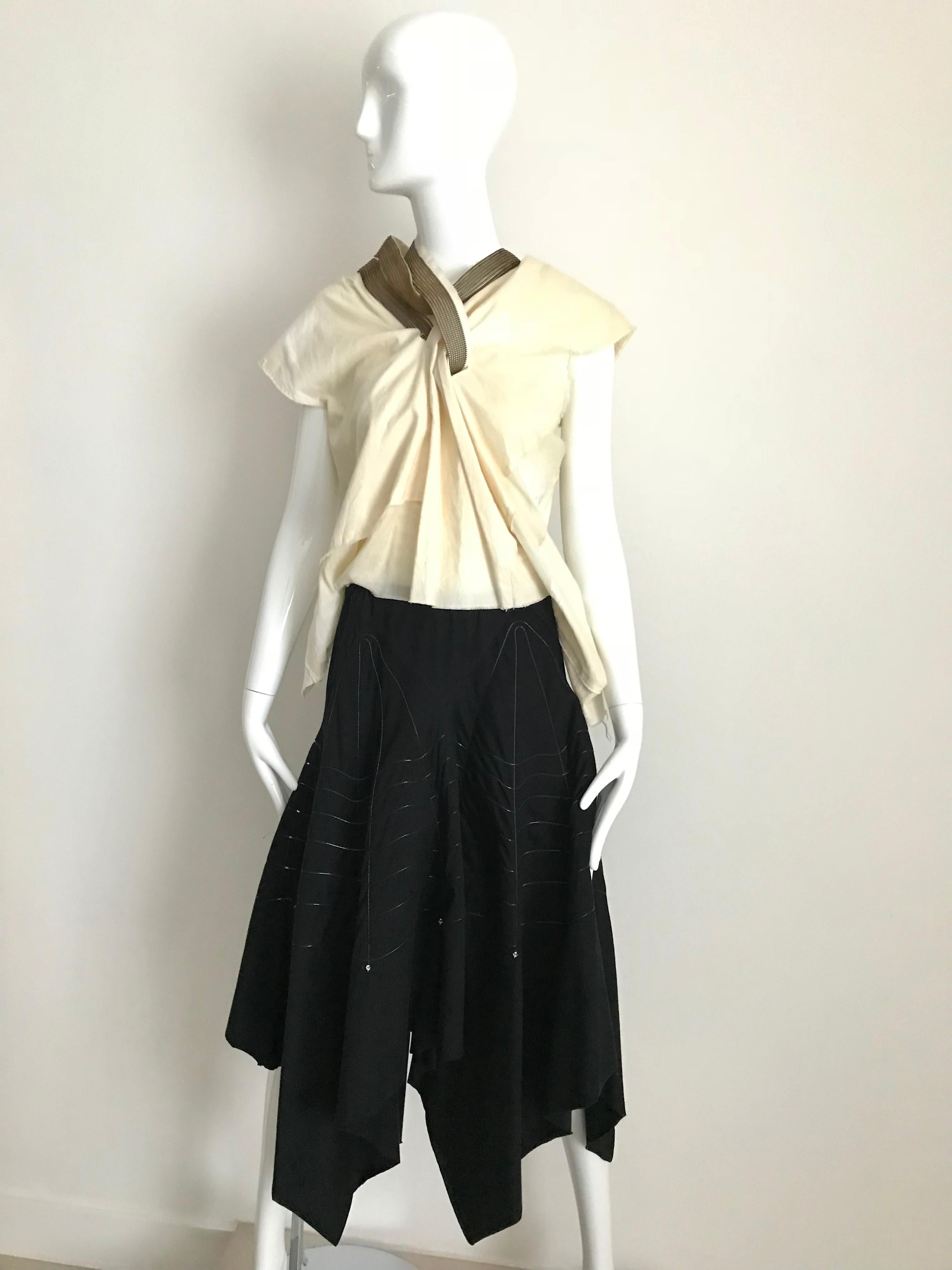 90s Issey Miyake black spider web  knit skirt with elastic waist. 
fit size : 2,4/6/8
Measurement:
W: 26