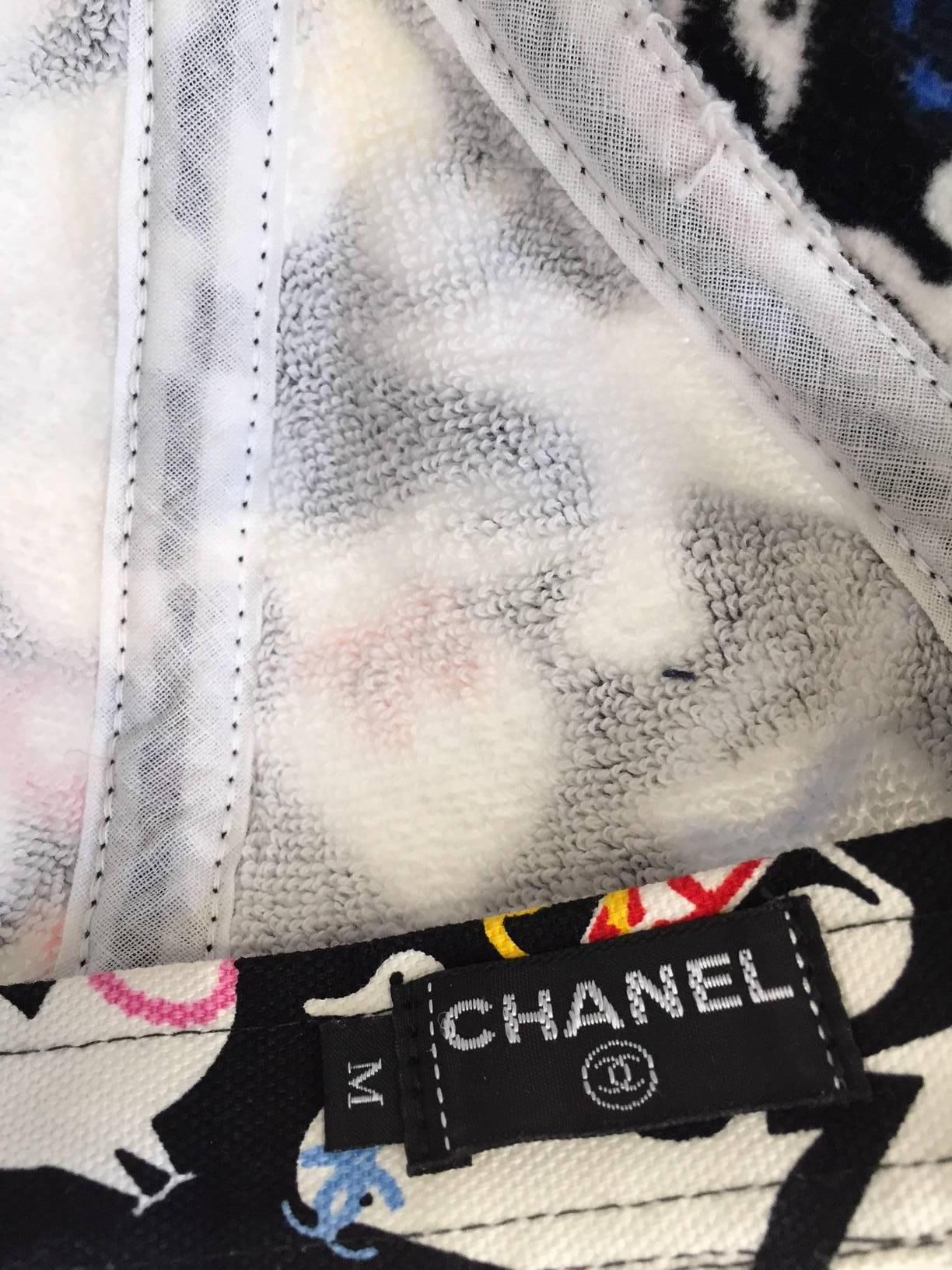 90s CHANEL velour cap In Excellent Condition In Beverly Hills, CA