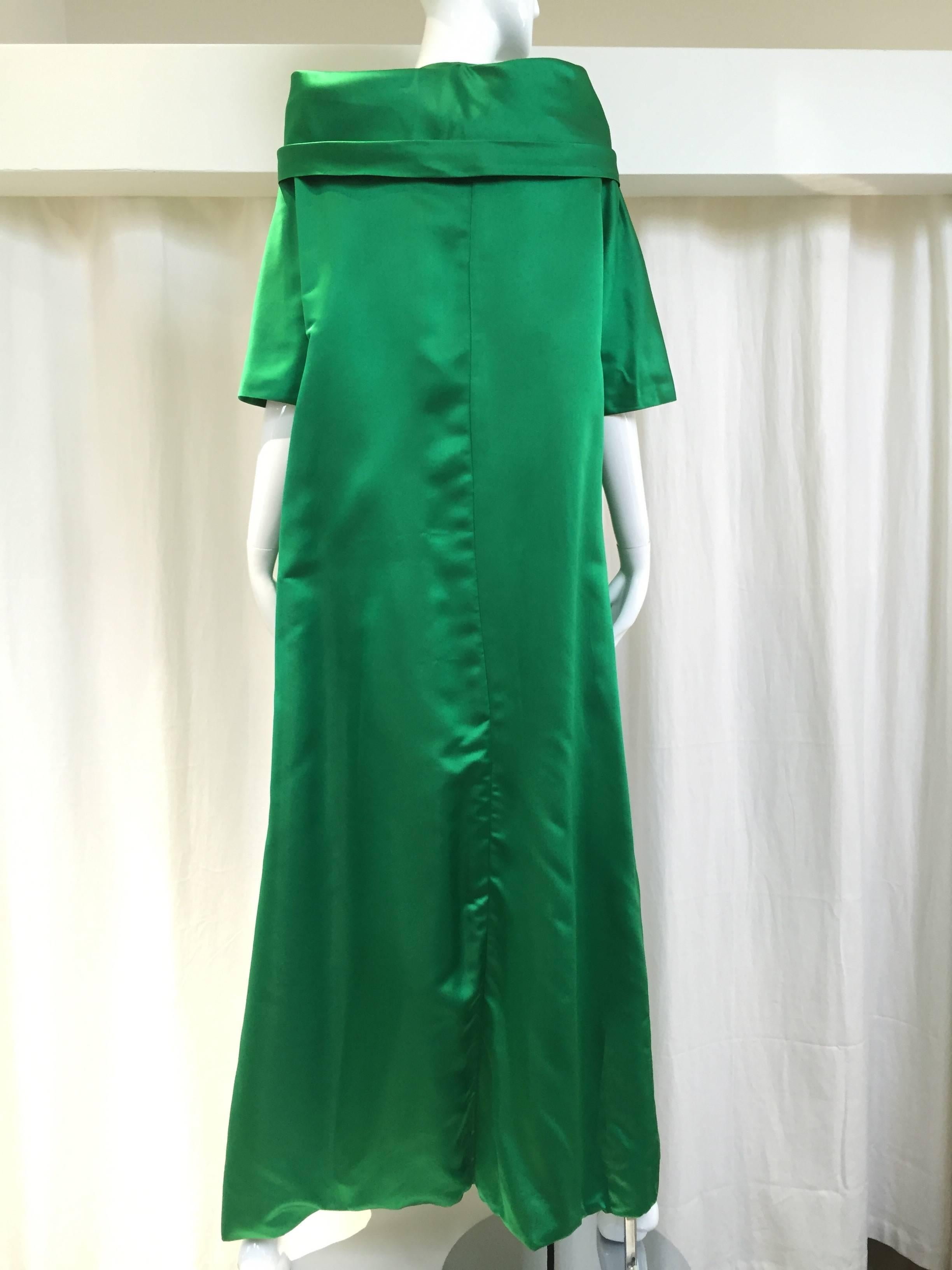1960s Montaldo emerald green silk satin evening coat 4