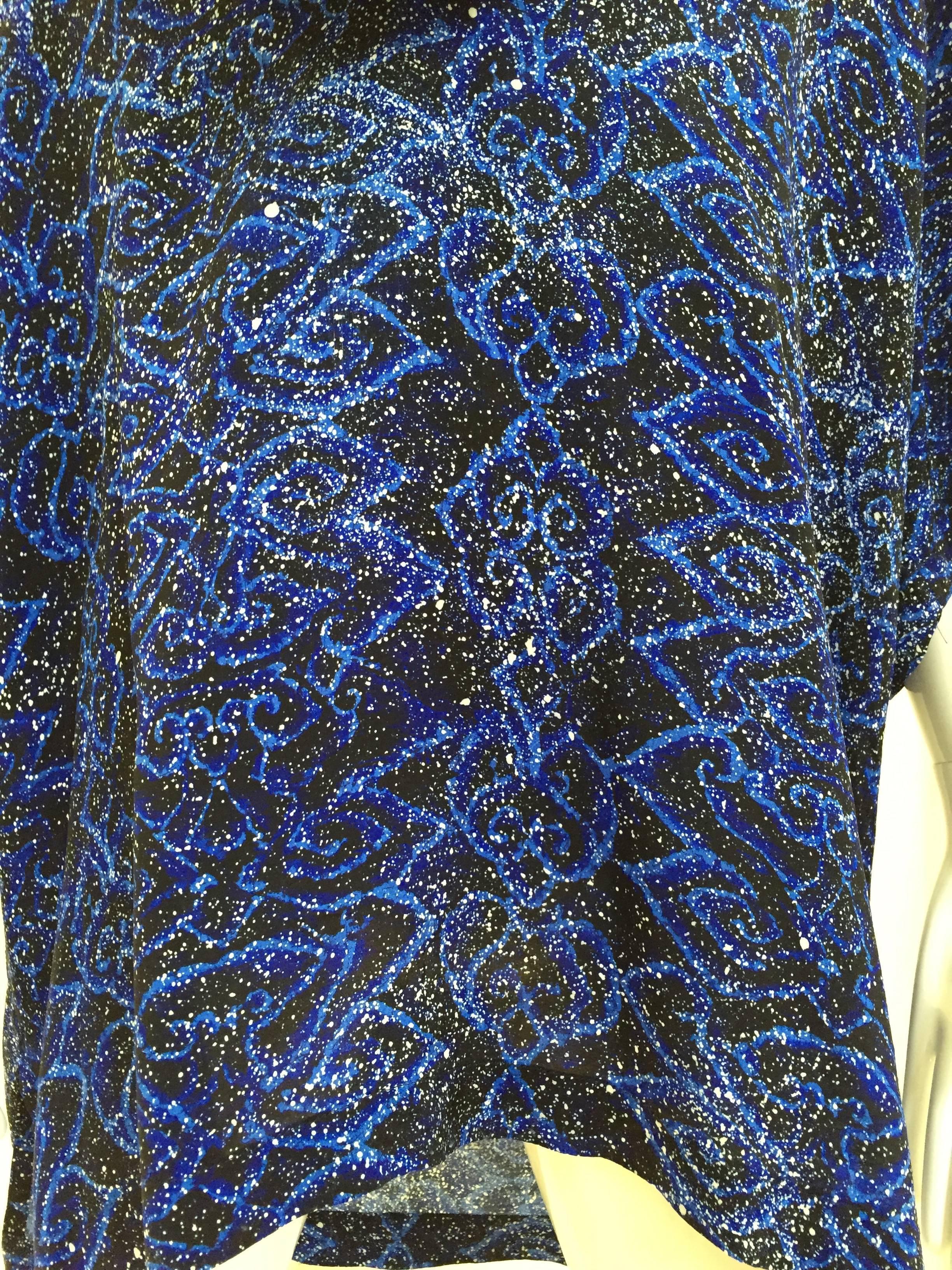80s Yohji Yamamoto blue and white print cowl neck oversize blouse In Excellent Condition In Beverly Hills, CA