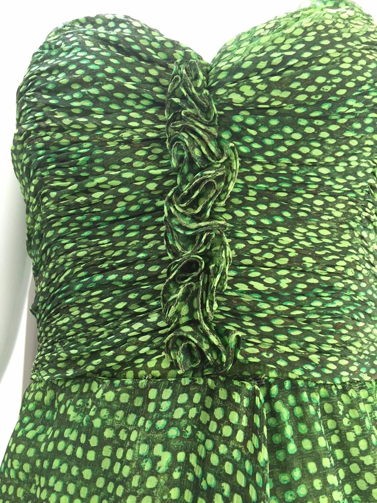90er Jahre Oscar De La Renta grünes trägerloses Kleid aus Seidenchiffon mit Umschlagtuch Damen im Angebot