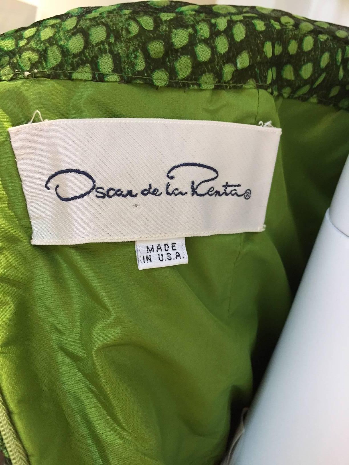 Oscar De La Renta Robe sans bretelles en mousseline de soie verte avec châle, années 90 en vente 2