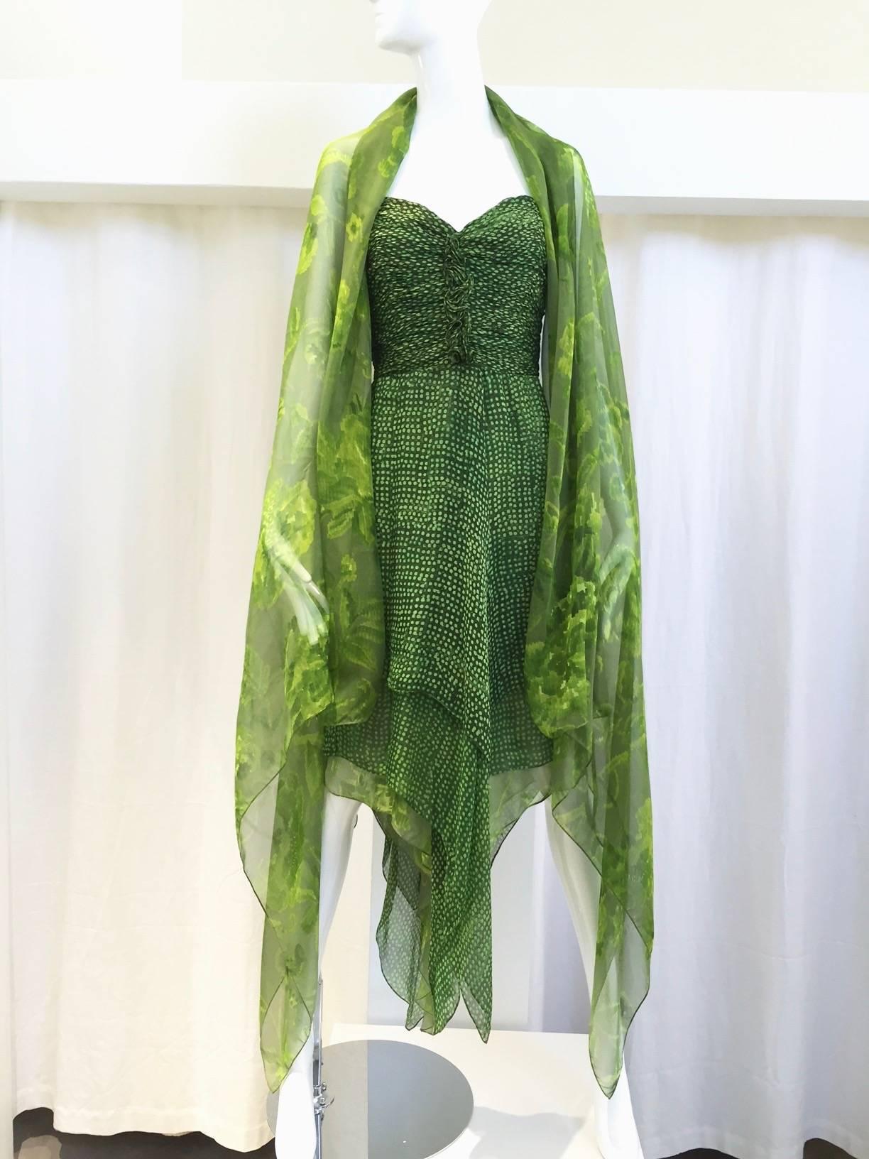 90s Oscar De La Renta green strapless silk chiffon gown with large shawl. (53