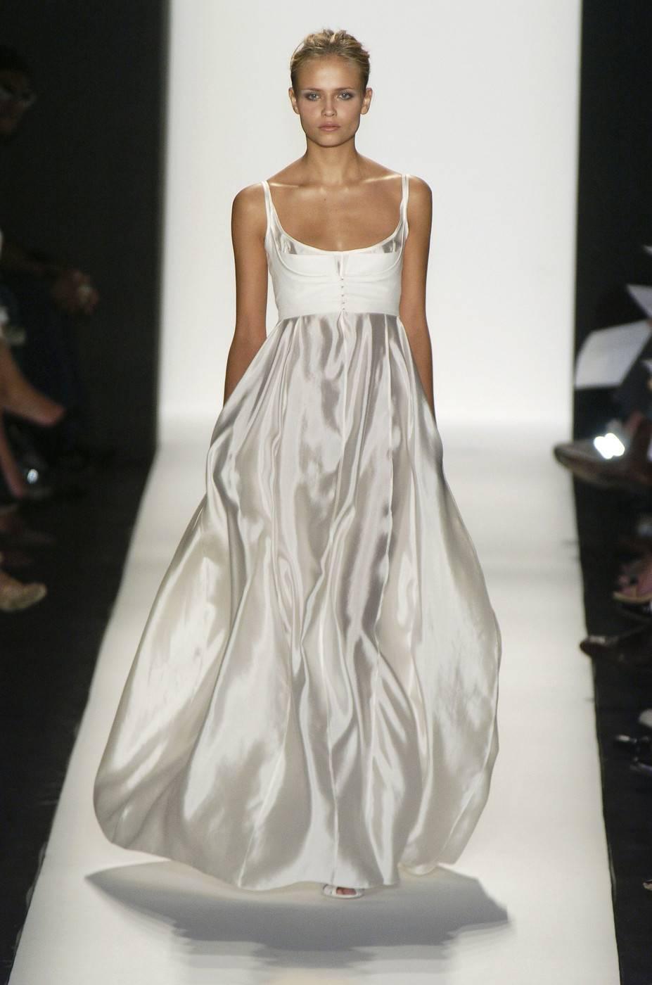 Narciso Rodriguez off white silk gown For Sale at 1stdibs