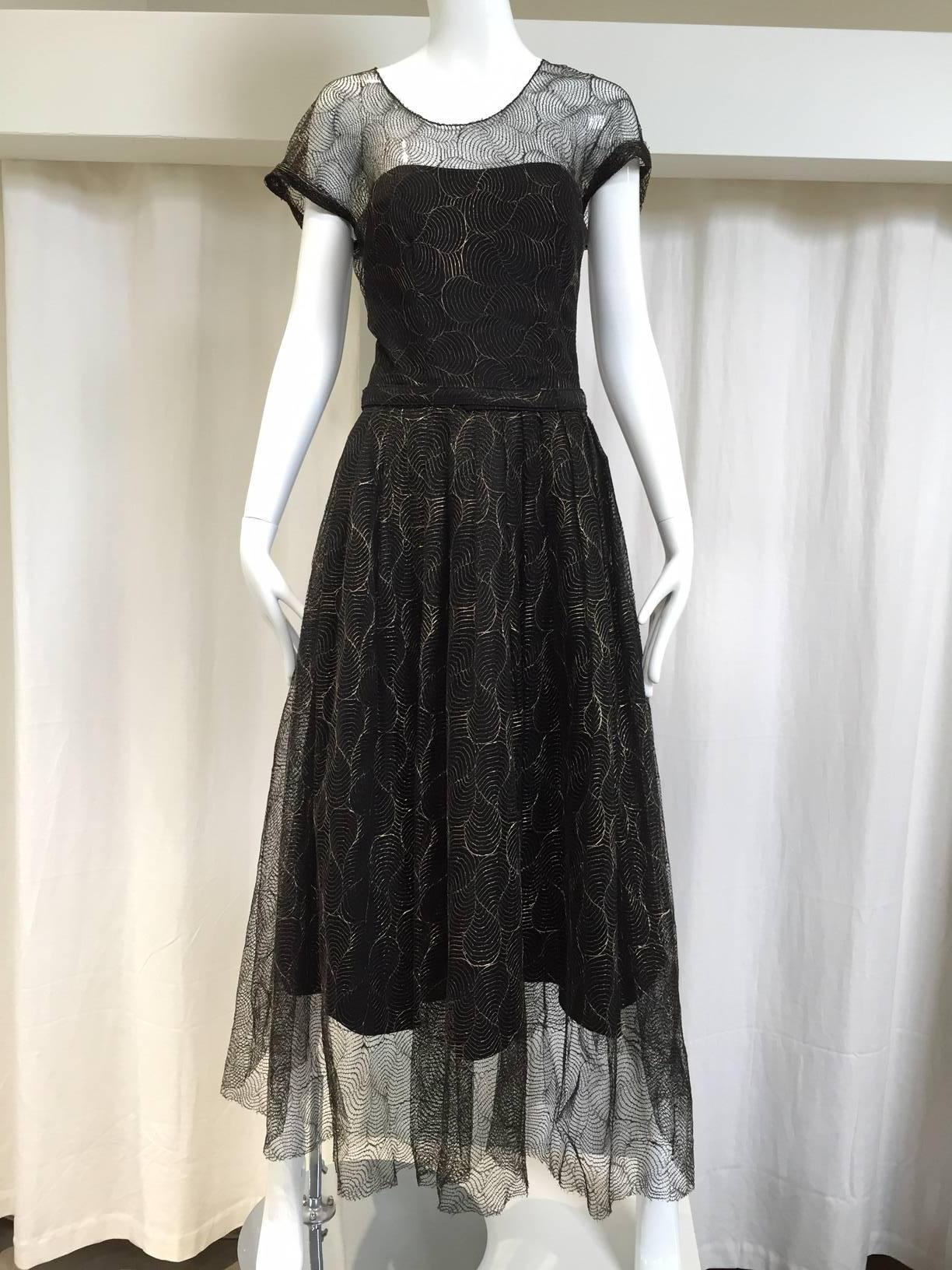 1950s Black and gold lace cocktail dress In Good Condition In Beverly Hills, CA