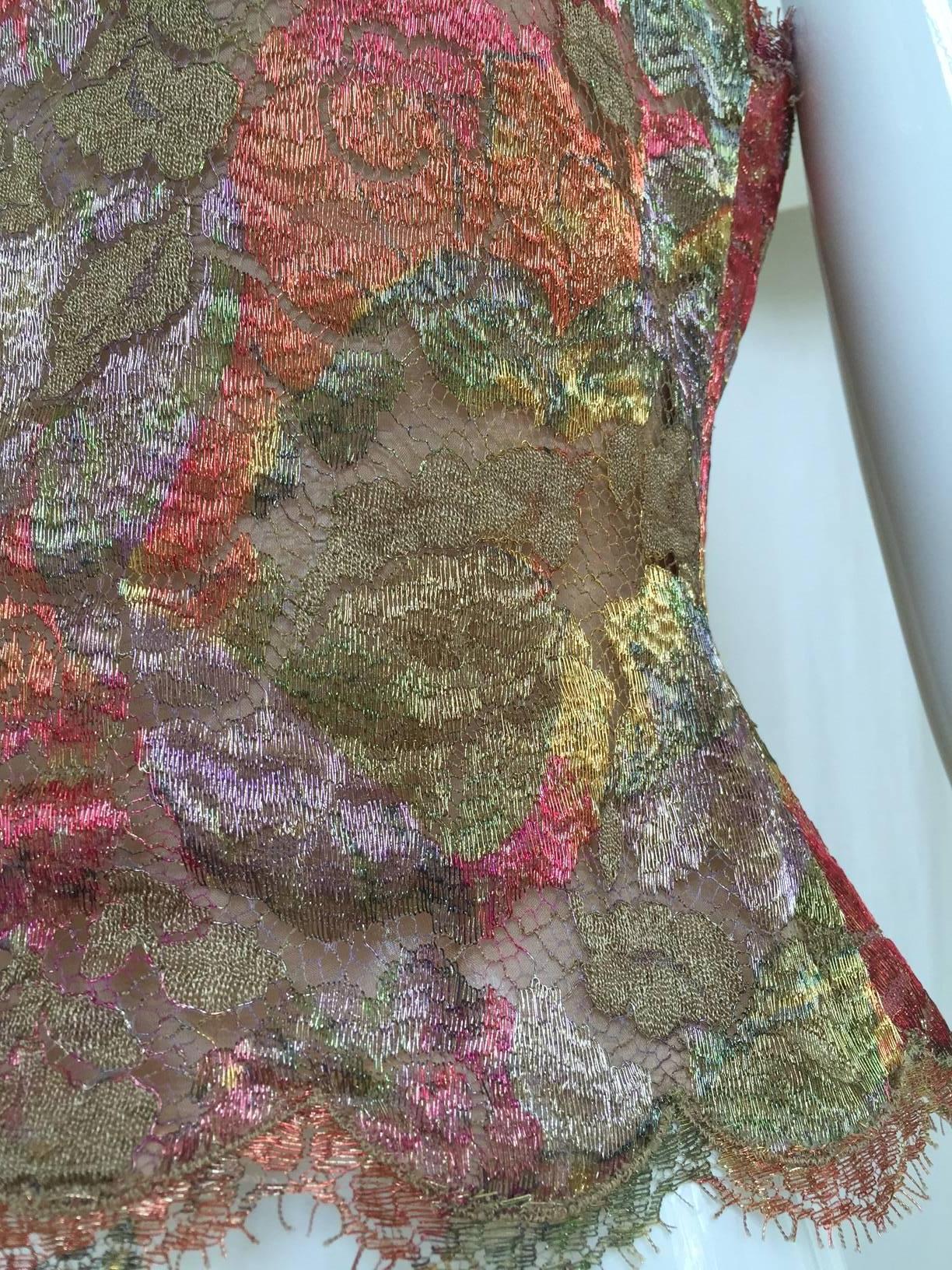 Beautiful Bill Blass silk lace metallic camisole top. Size: 2/4
Bust: 32