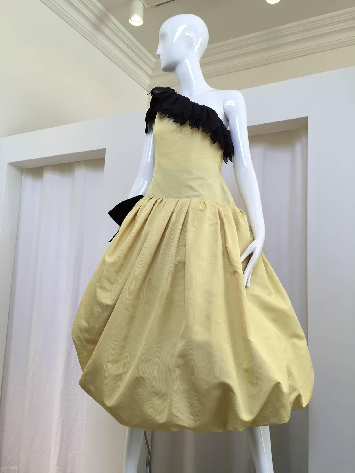 Women's Christian Dior by Marc Bohan Haute Couture 1982 
Yellow Silk Cocktail Dress For Sale