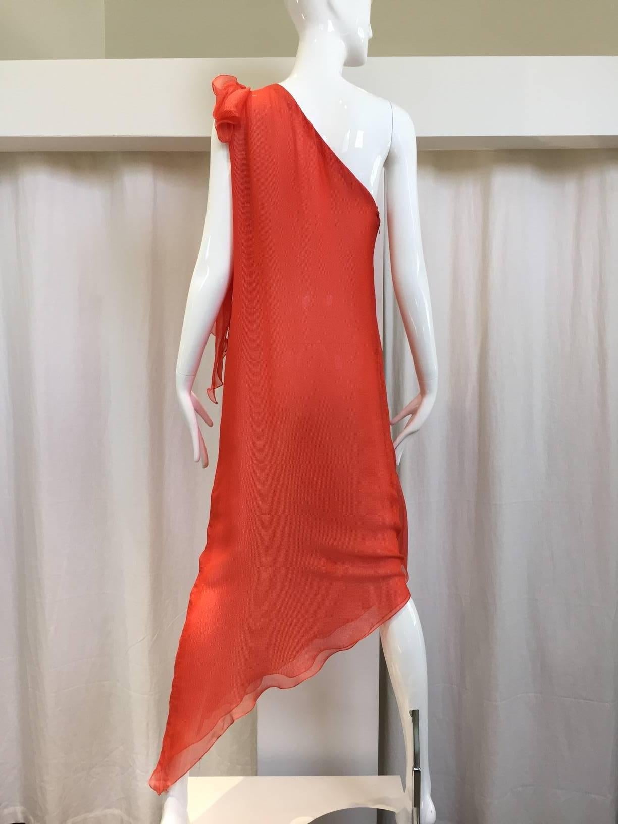 1970s Adele Simpson orange red silk chiffon one shoulder dress.
size: Medium
Bust: 36 inches/ Waist 36 inches/ HIp 38 inches.