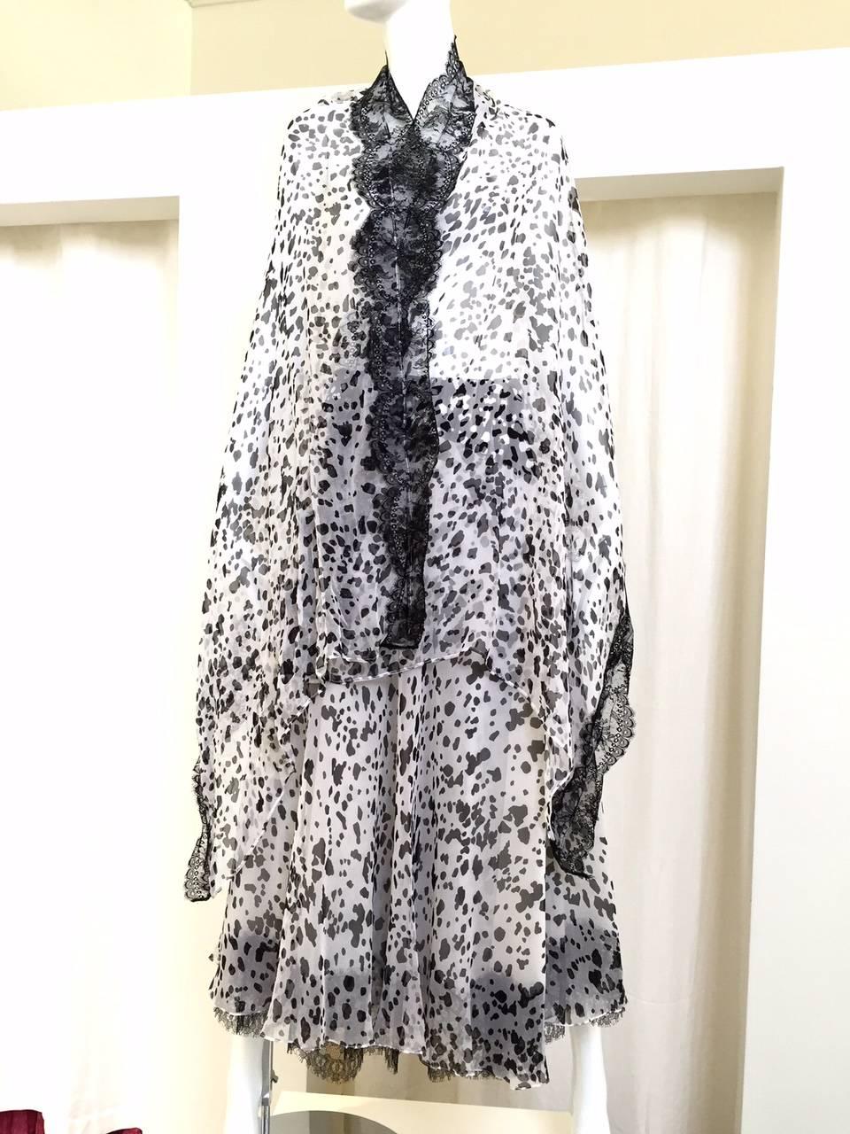 Beautiful Silk Large silk shawl and skirt ensemble. 
Skirt: 26
