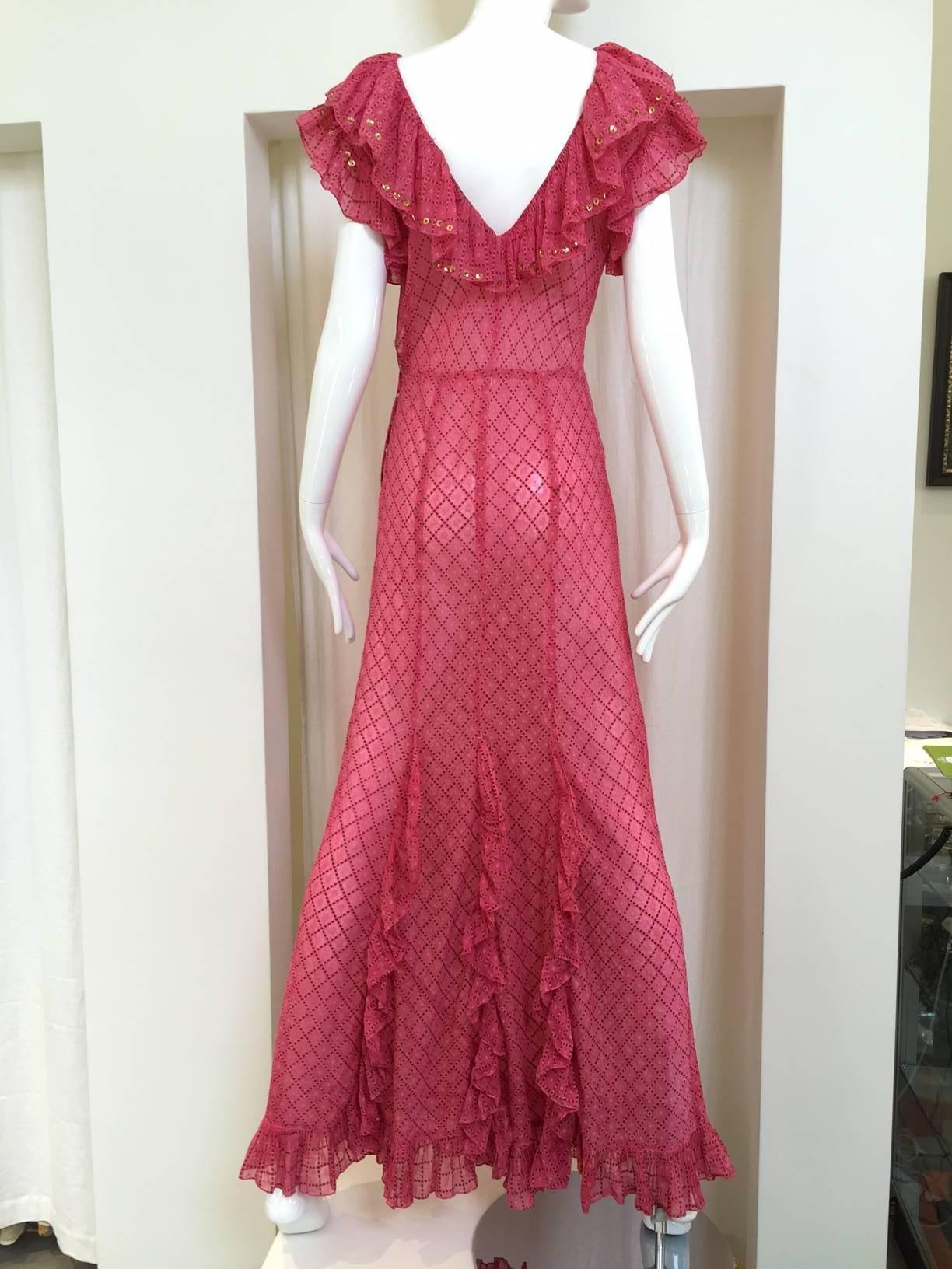 1930s Pink silk dress with gold sequins.
Bust: 34/ Hip: 34