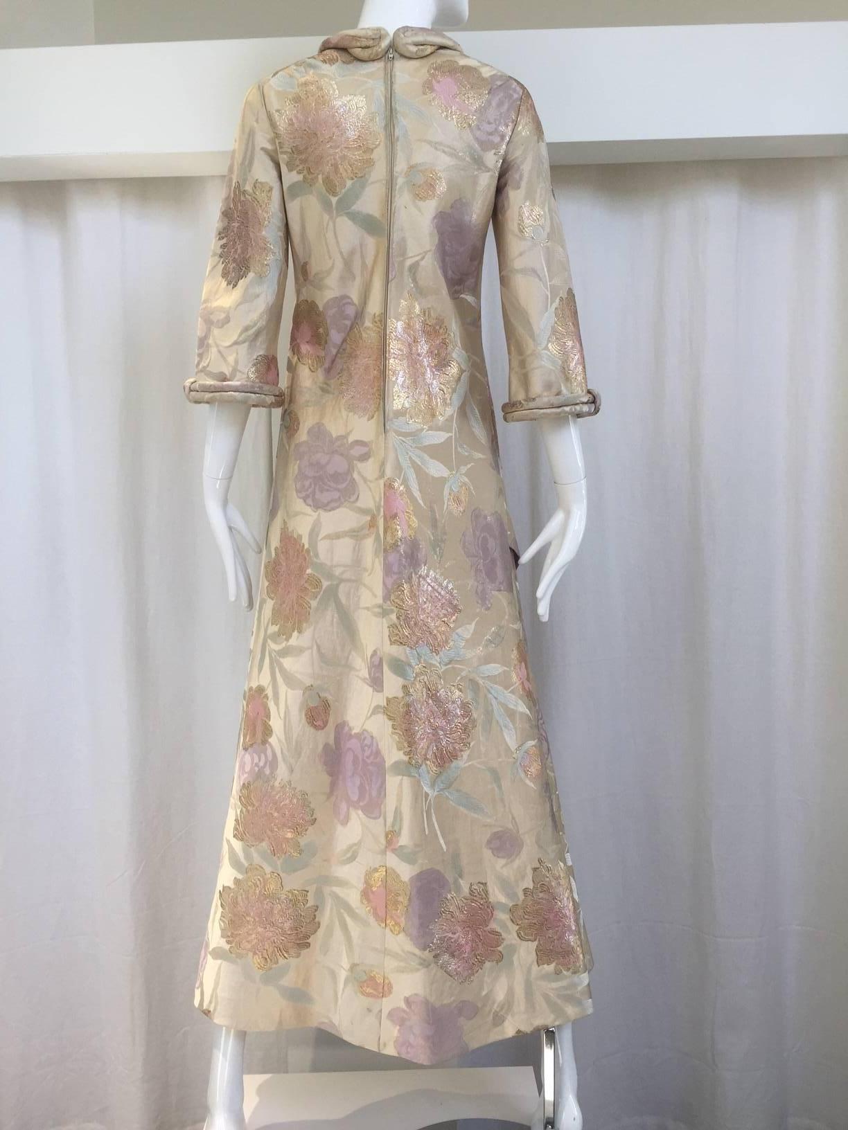 Precioso vestido Cardinali de seda brocada de 1970. Manga 3/4.
Busto: 32