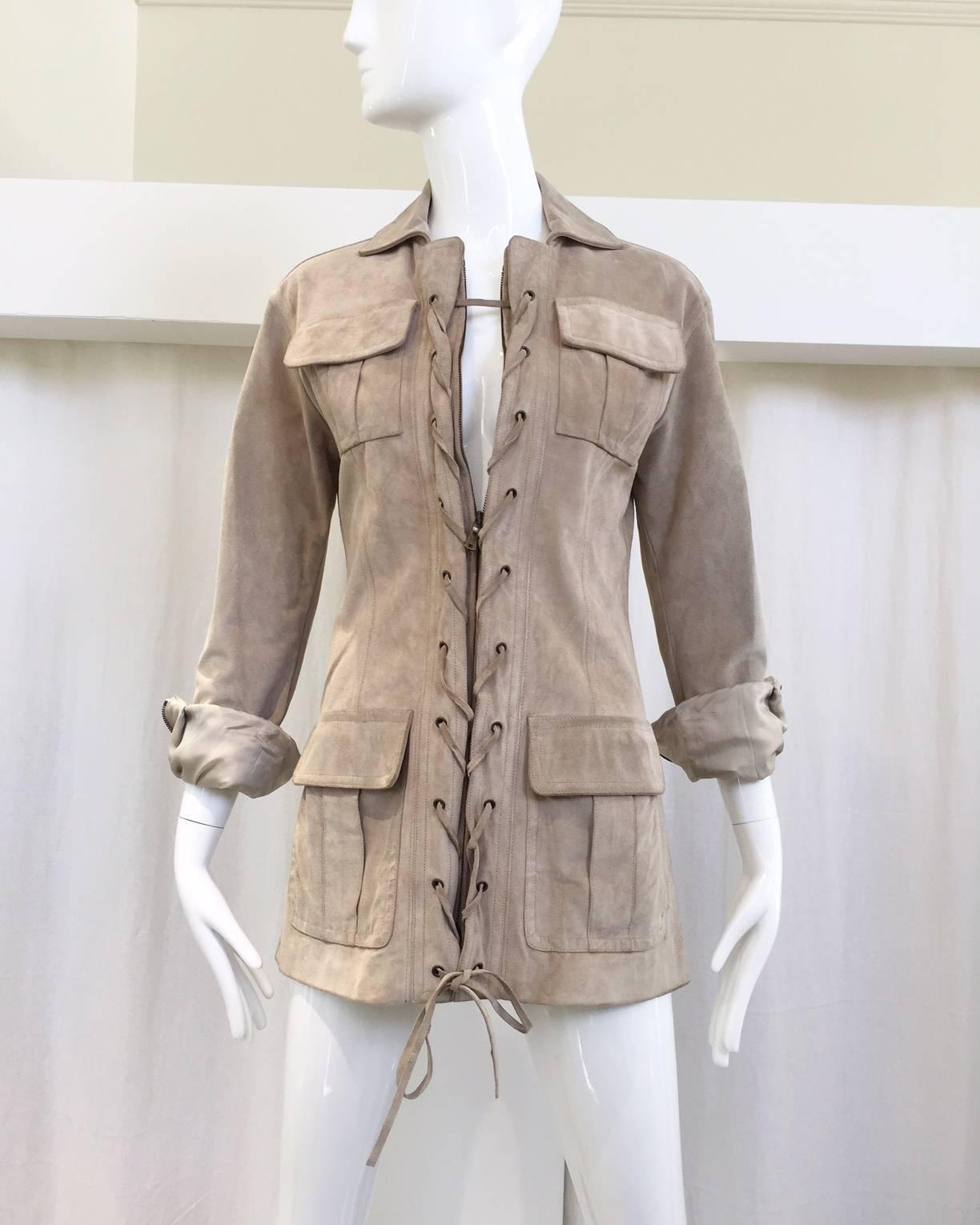 2000s Iconic YSL suede safari inspired jacket. zip up and lace. Perfect vacation suede jacket. Small
Bust: 34"/ Waist: 32"/ Hip: 36"/ sleeve: 24"
Size: 4