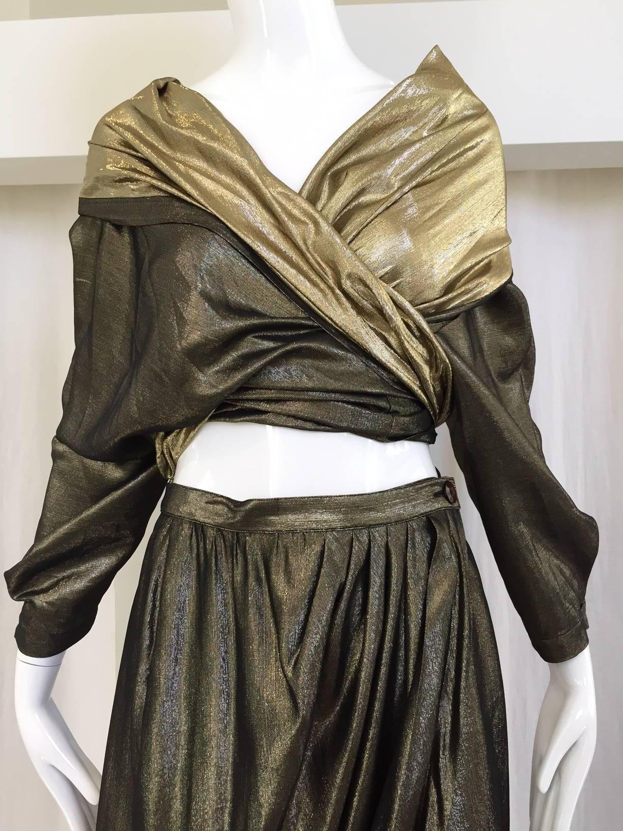 1980s Gold metallic blouse and skirt ensemble In Excellent Condition In Beverly Hills, CA