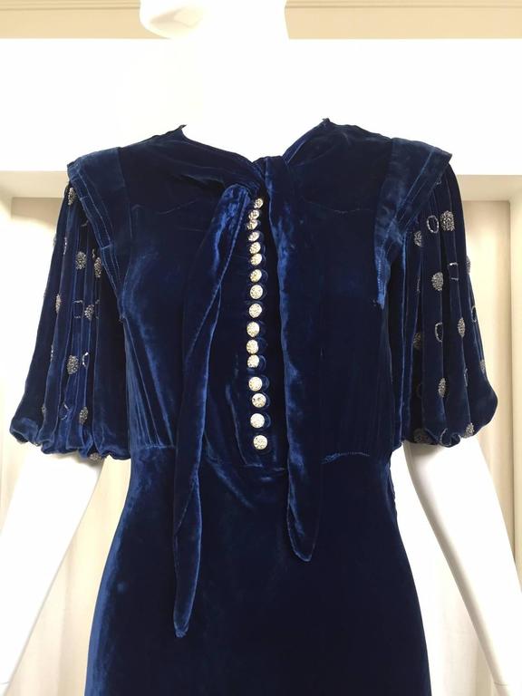 1930s Blue Velvet dress at 1stDibs | victorian headboard queen