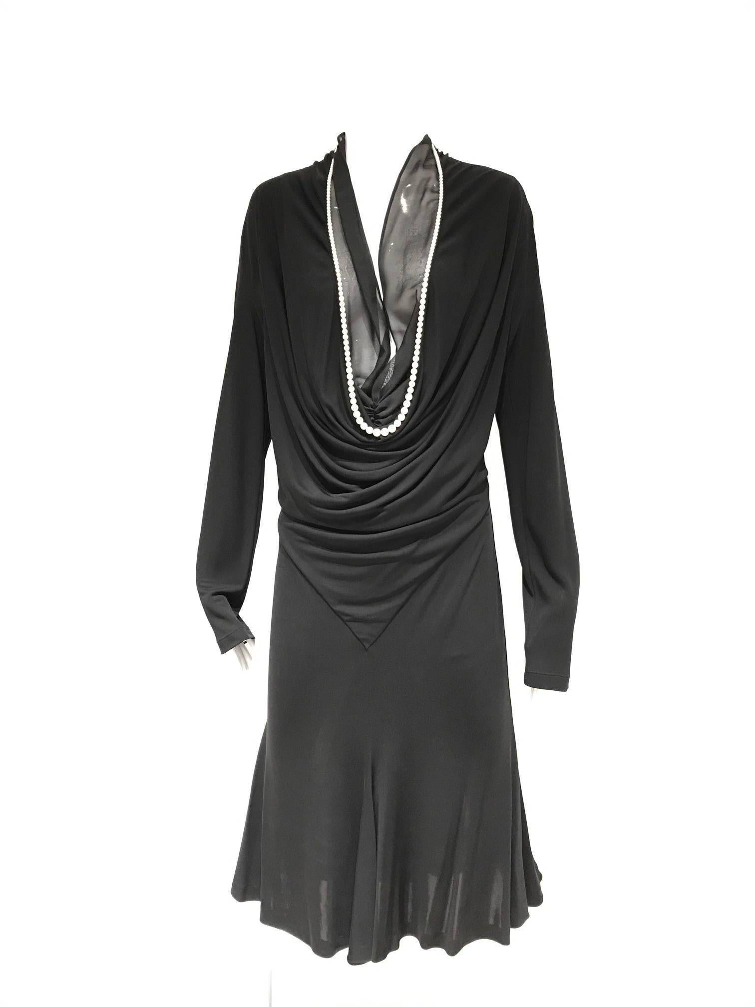 Vintage JEAN PAUL GAULTIER Vestido de punto con escote pronunciado y cuello de perlas 1