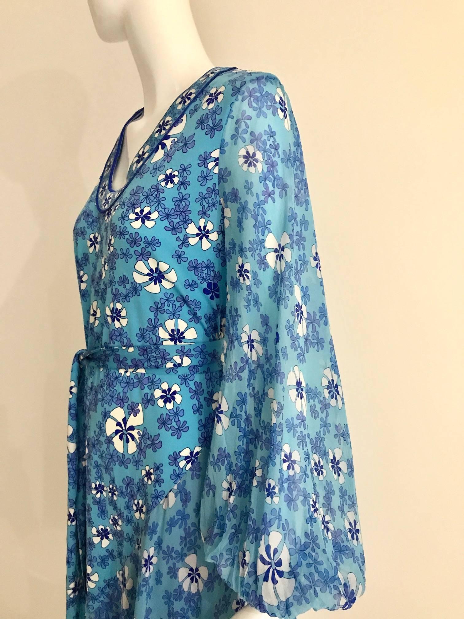 Women's 1970s Light silk jersey Bessi blue and white floral  print summer dress