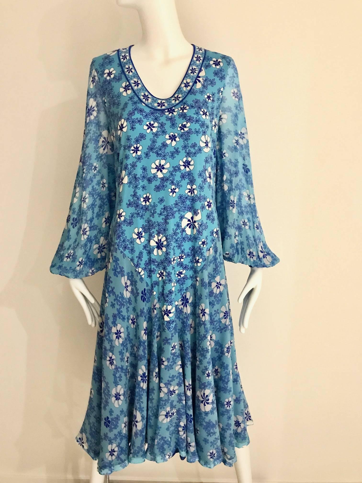 1970s Light silk jersey Bessi blue and white floral  print summer dress 1