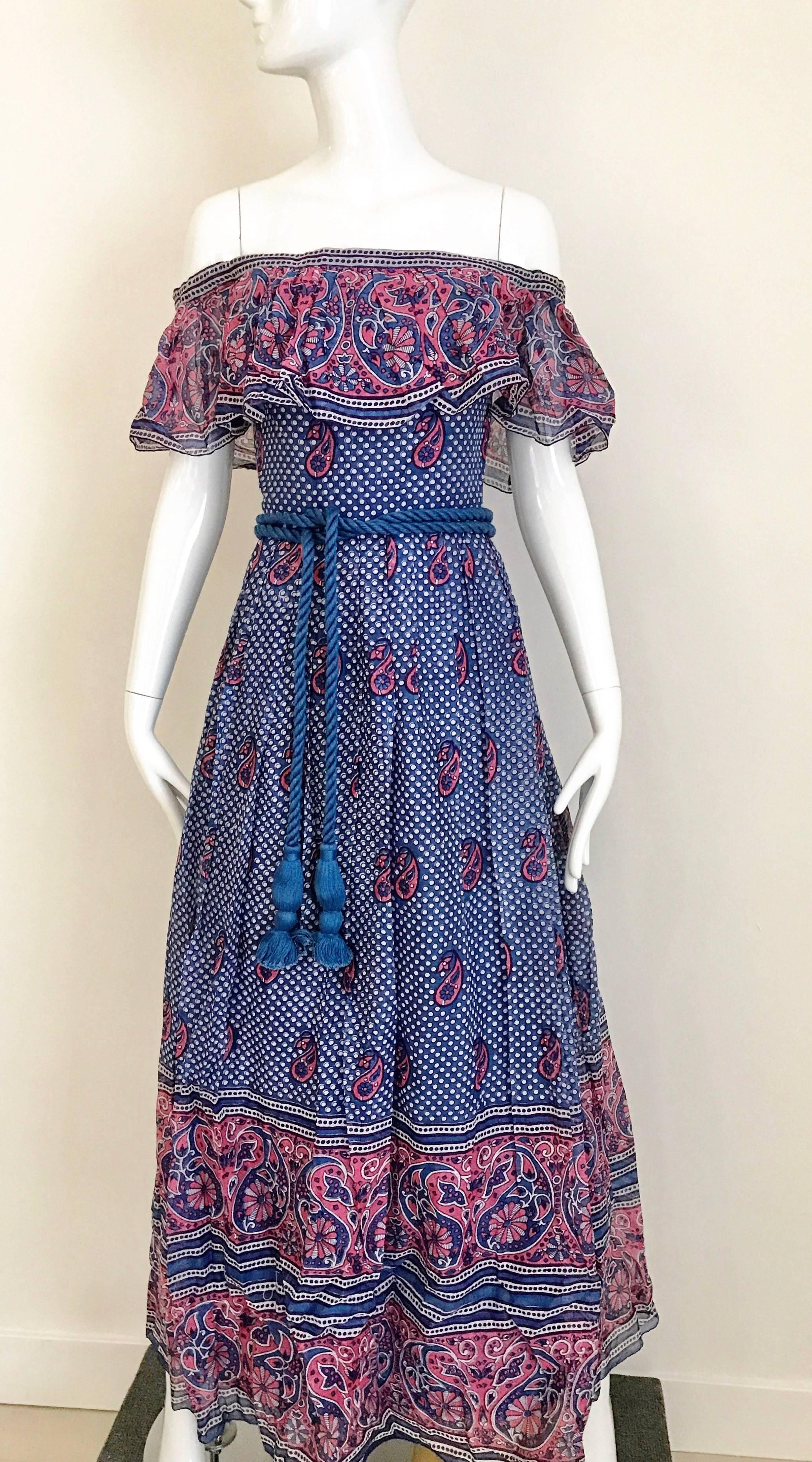 1970s Vintage Blue and Pink Paisley Print Off Shoulder 70s Maxi Dress In Excellent Condition In Beverly Hills, CA