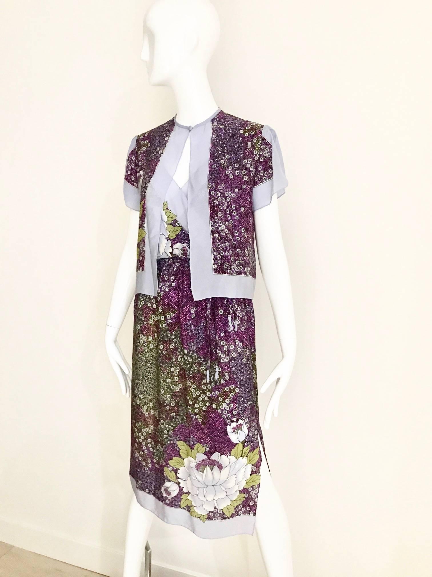 Women's 1970s Purple and Grey Floral Print Silk Summer Day Dress